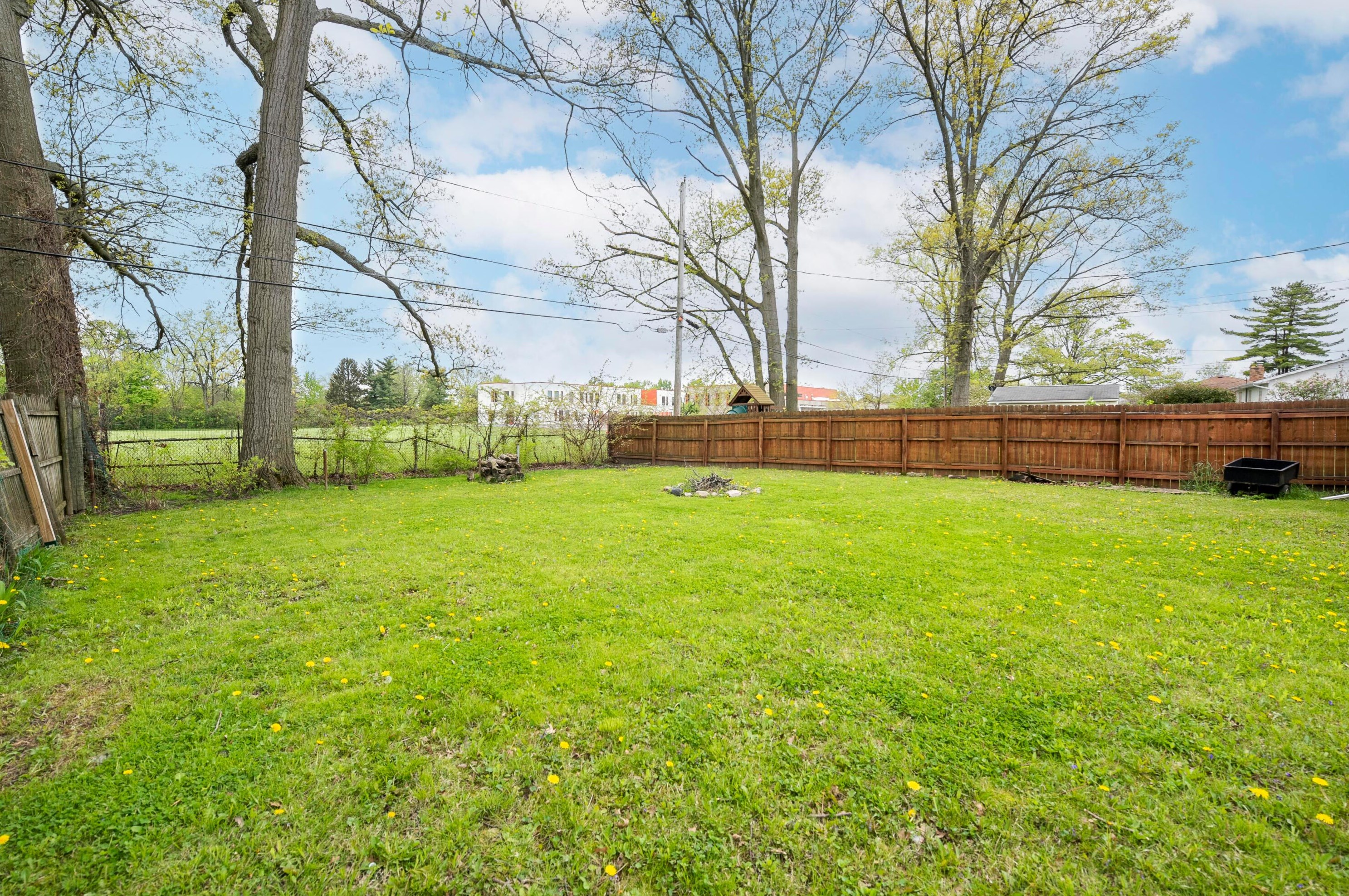 1615 Case Rd, Columbus OH  43235-7518 exterior