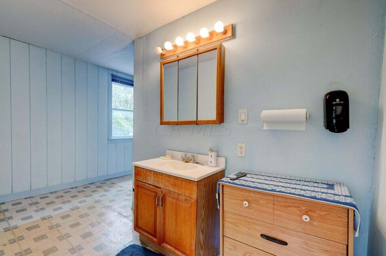 192 Park Ave, Columbus OH  43223-1338 exterior