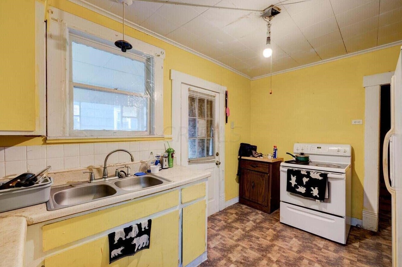 192 Park Ave, Columbus OH  43223-1338 exterior