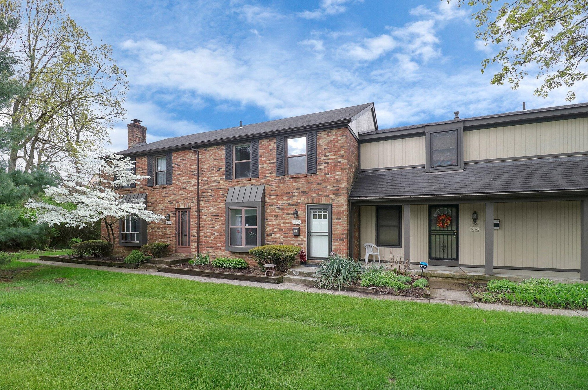 1665 Mcnaughten Rd, Columbus OH  43232-1645 exterior