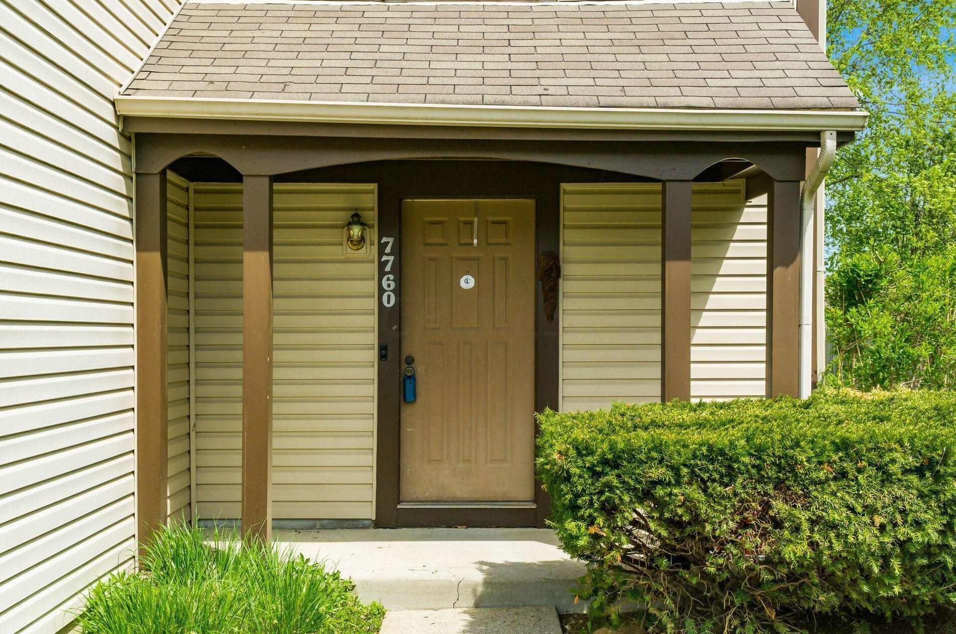 7760 Stoneford Dr, Columbus, OH 43235-1853