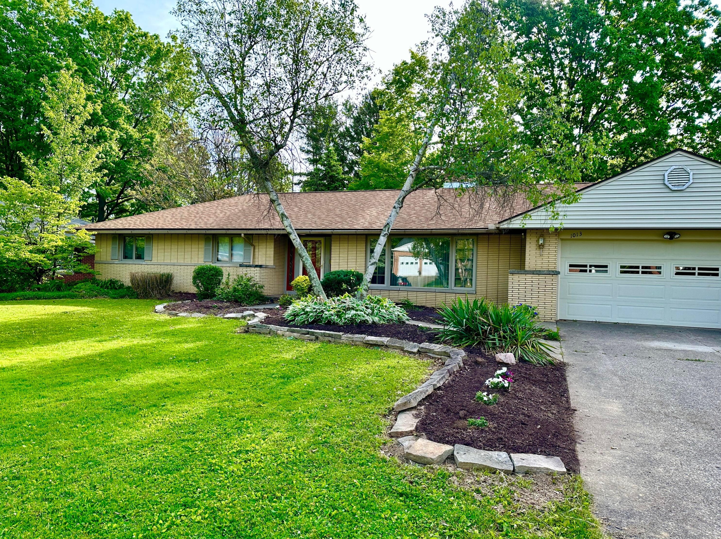 1013 Burkwood Rd, Mansfield, OH 44907-2409