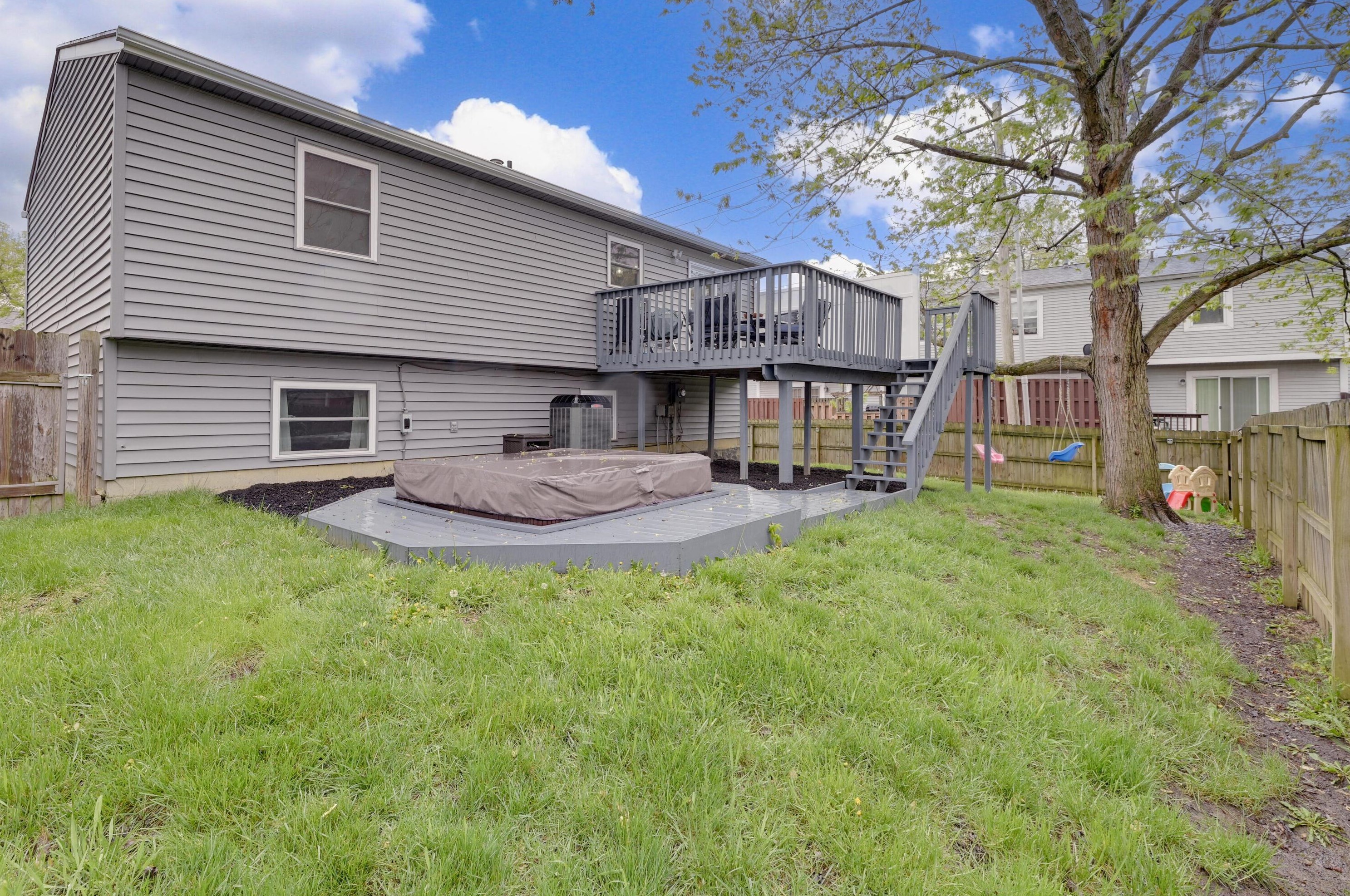 7601 Moorlane Dr, Columbus OH 43085-5341 exterior