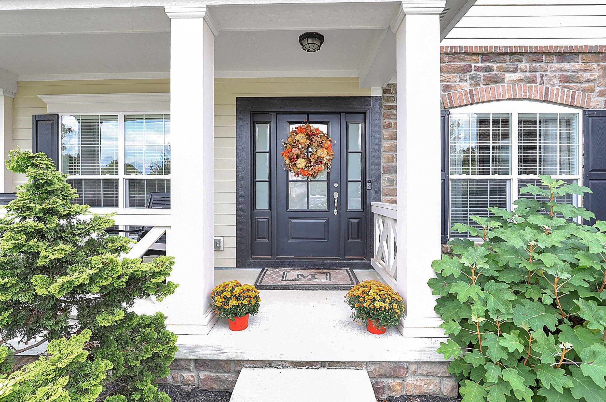 4165 Brinsworth Dr, Dublin, OH 43016-7927