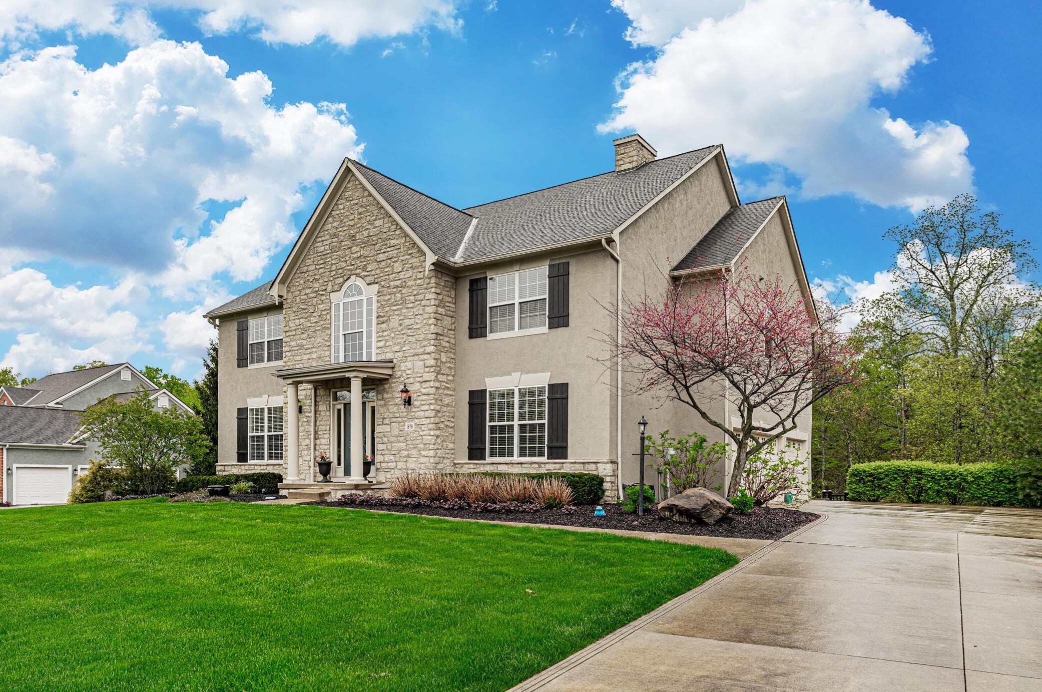 1878 Ivywood Ct, Pataskala, OH 43062