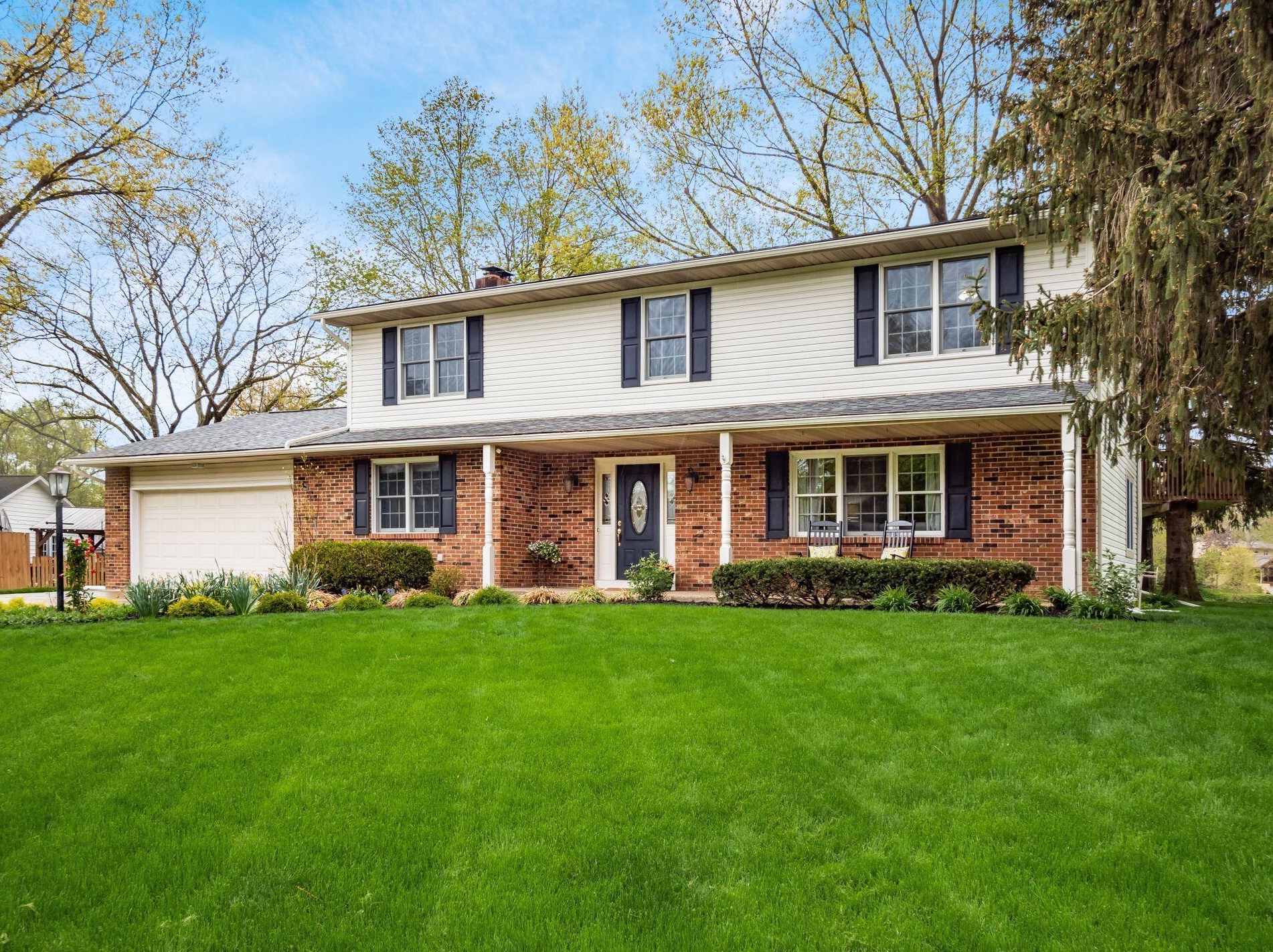 1465 Clubview Blvd, Columbus, OH 43235-1261