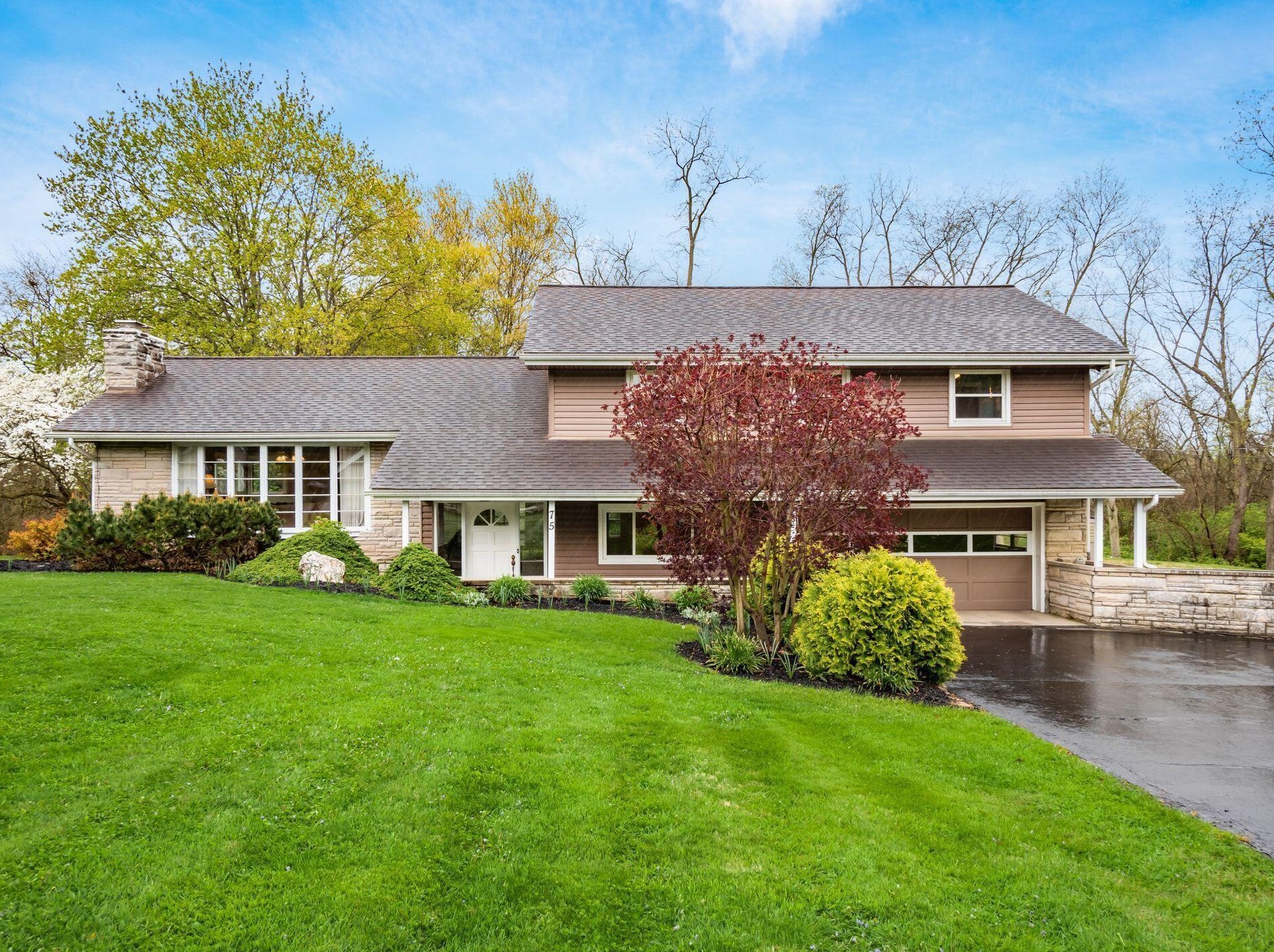 75 Hillside Dr, Delaware, OH 43015-1419