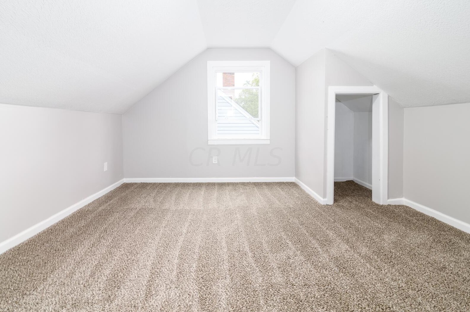 2241 Mcguffey Rd, Columbus OH  43211-2021 exterior