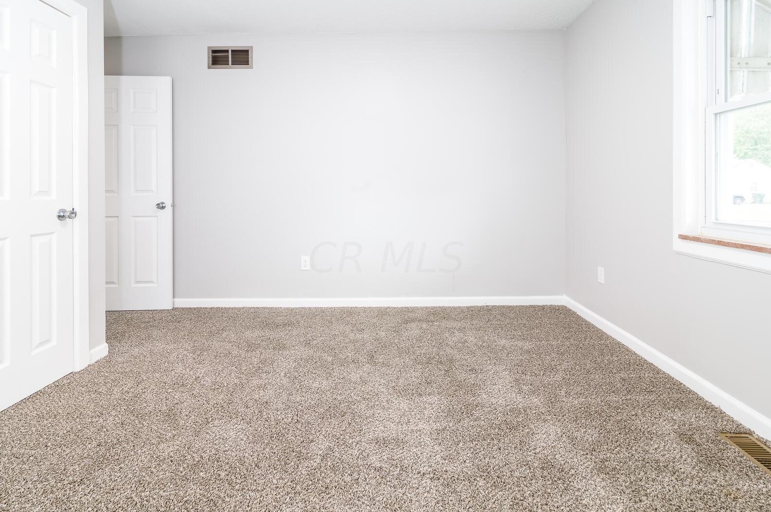 2241 Mcguffey Rd, Columbus OH  43211-2021 exterior