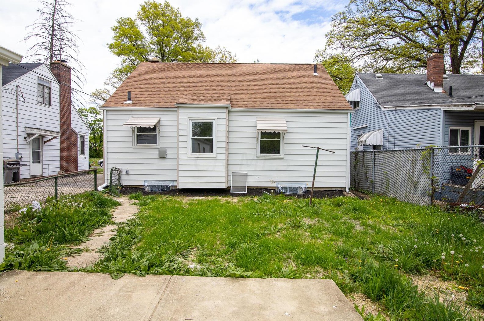 2241 Mcguffey Rd, Columbus OH  43211-2021 exterior