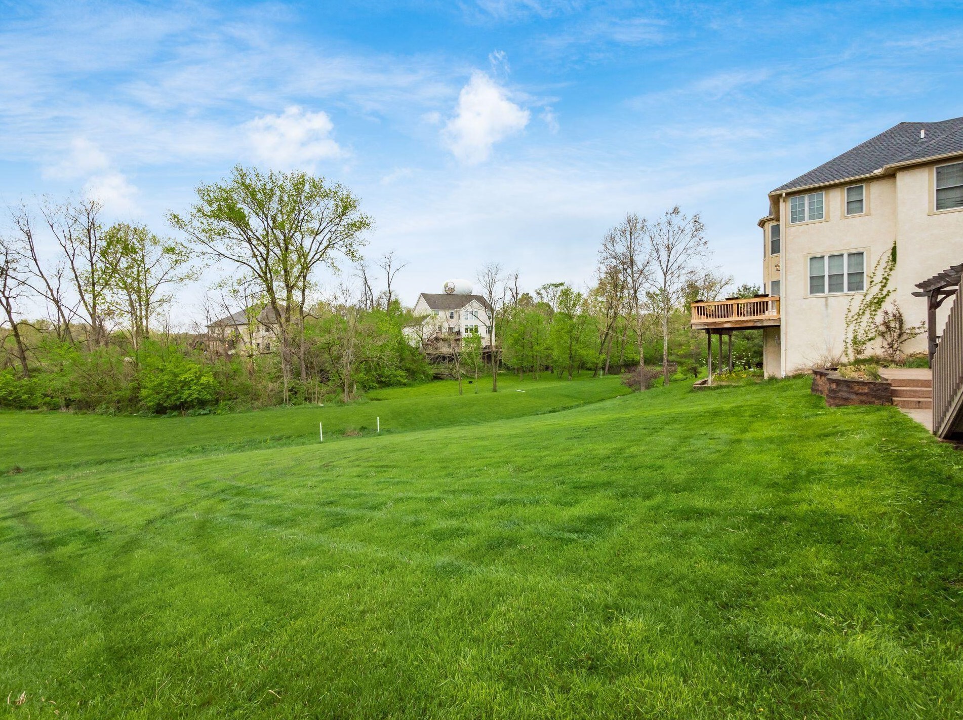 338 Blue Jacket Cir, Pickerington, OH 43147-8044