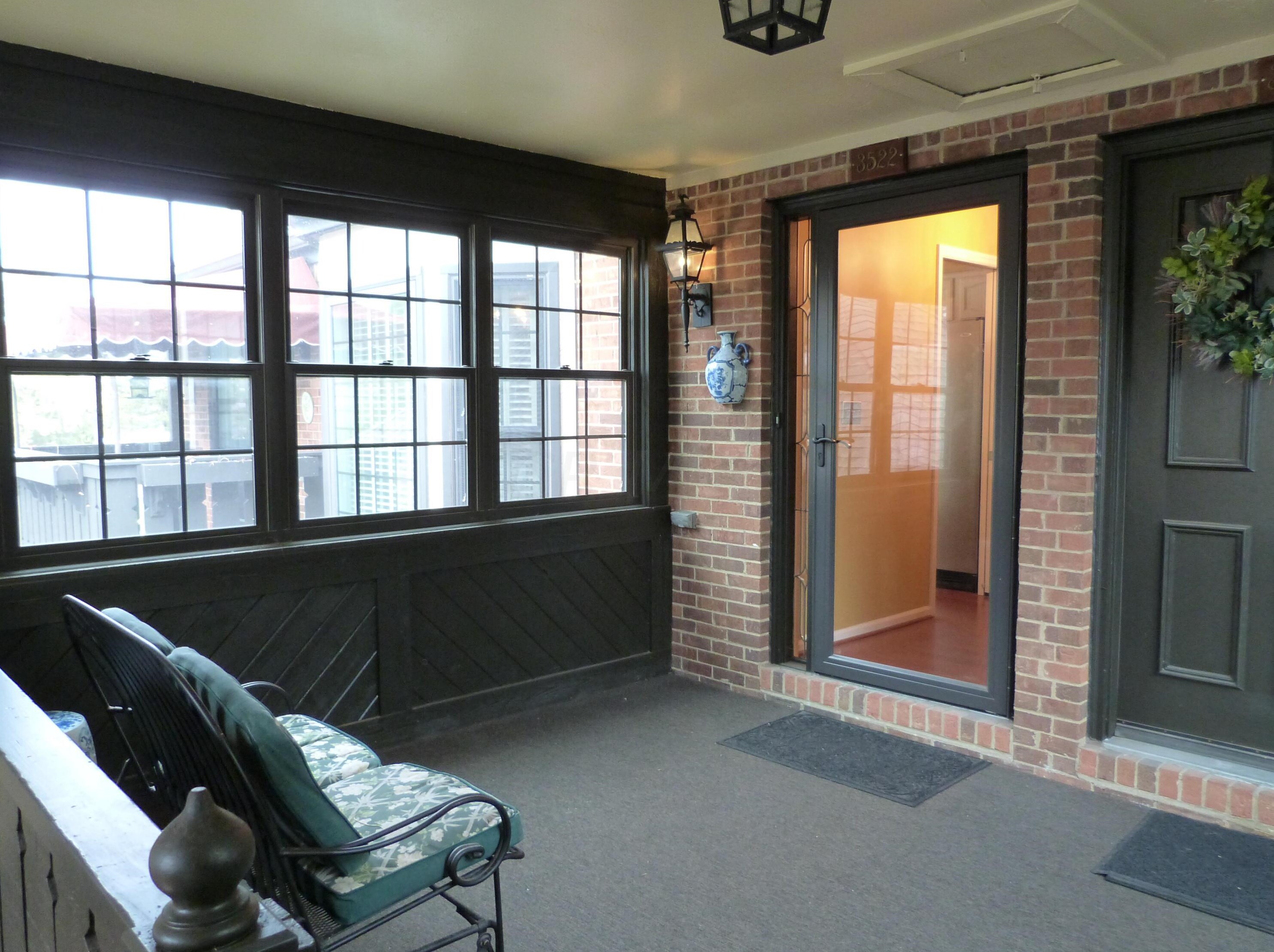 3522 La Rochelle Dr, Columbus OH 43221-1536 exterior