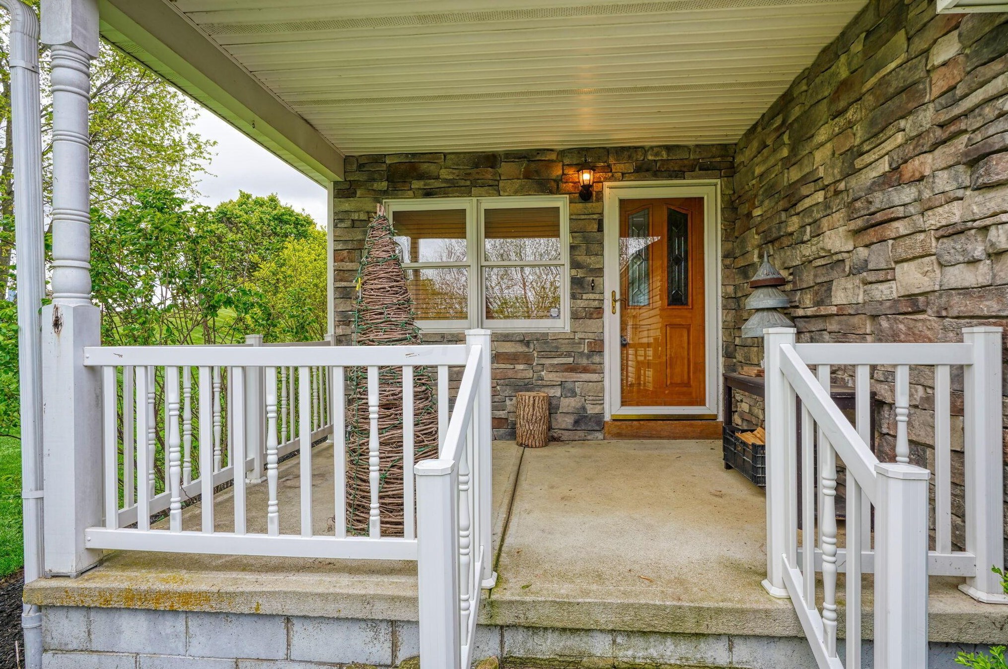 14951 Plazier Rd, Ashville OH  43103-9439 exterior