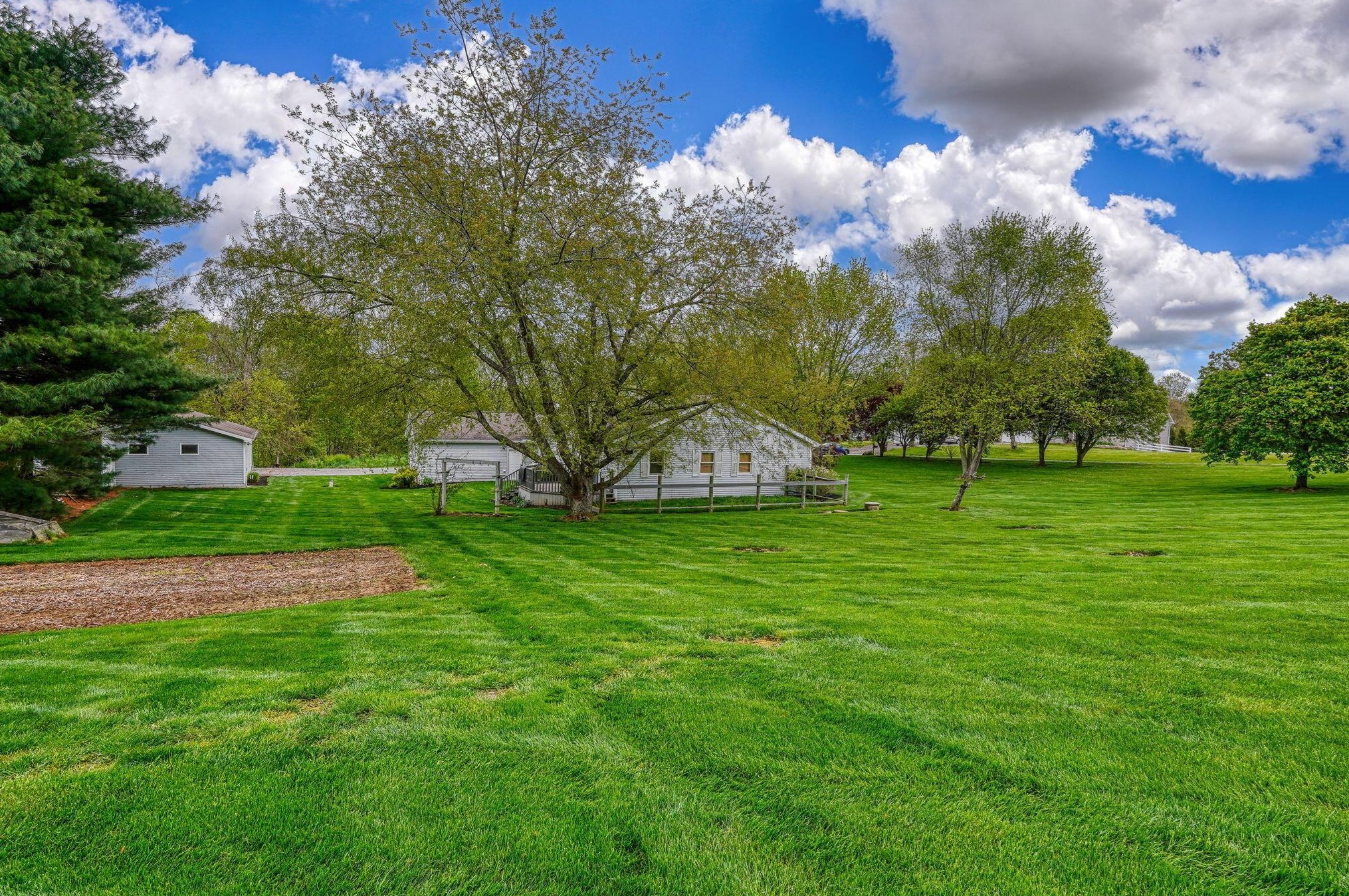 14951 Plazier Rd, Ashville OH  43103-9439 exterior