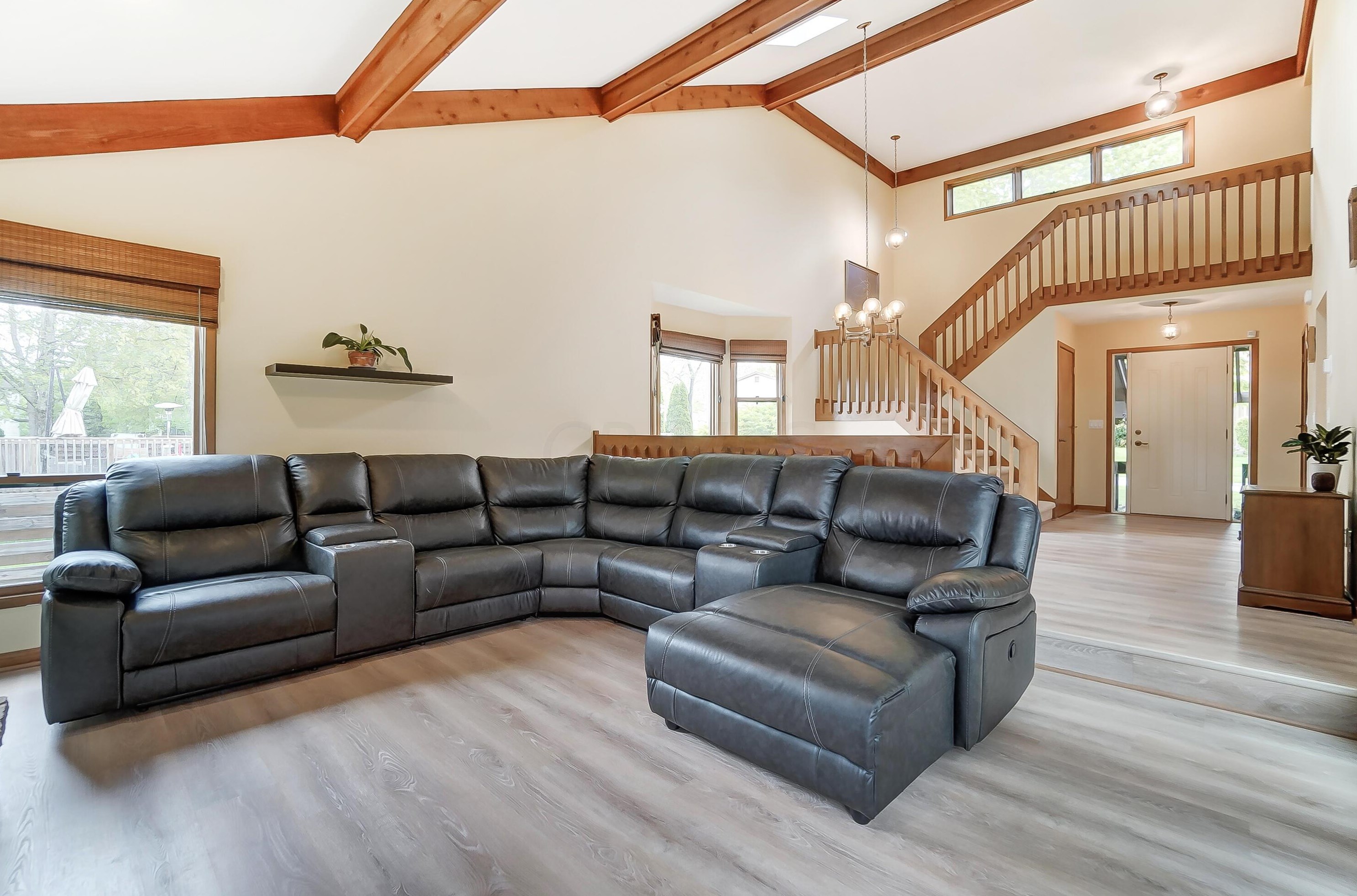 5351 Fortress Trl, Columbus OH  43230-1545 exterior