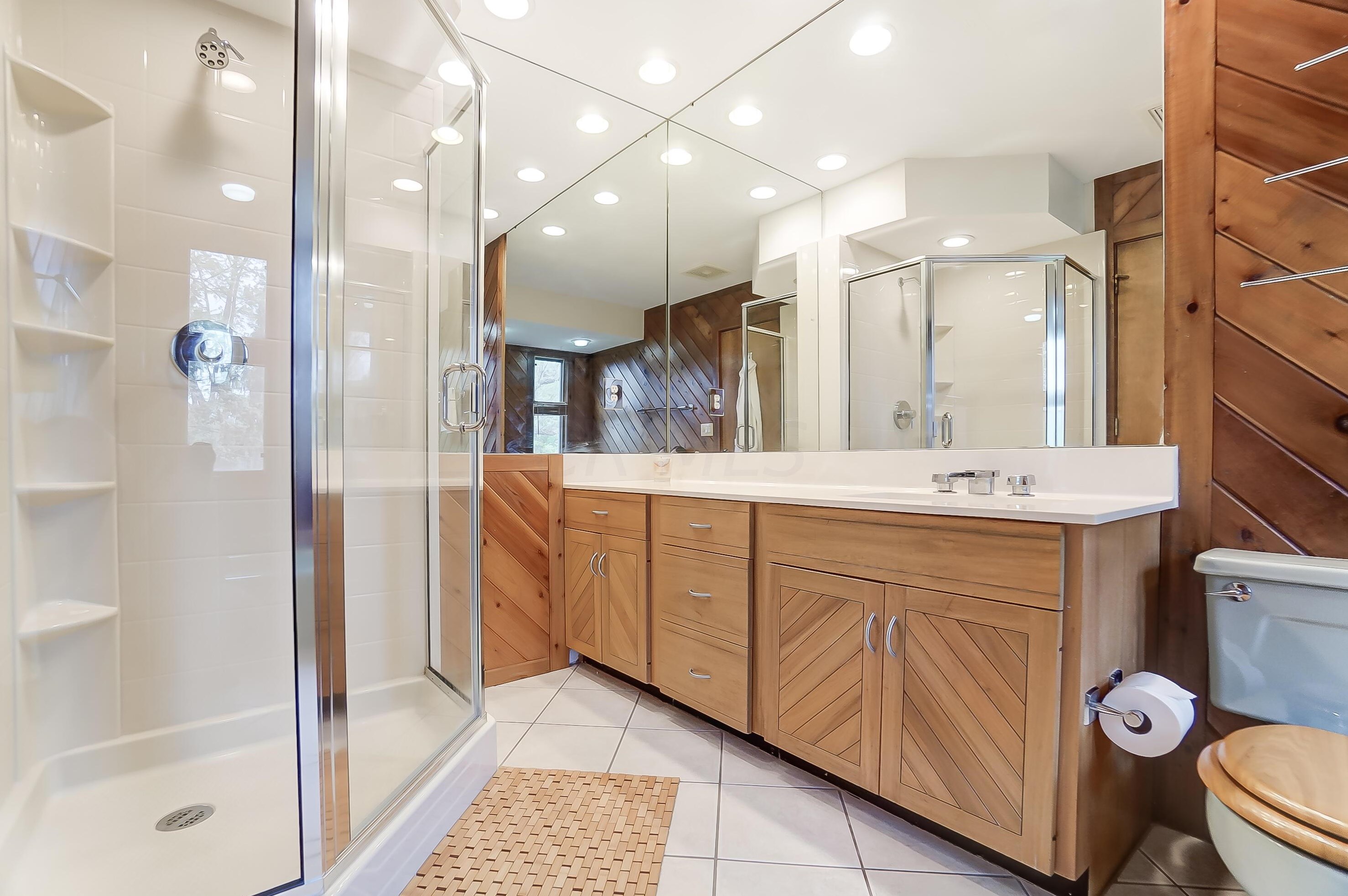 5351 Fortress Trl, Columbus OH  43230-1545 exterior