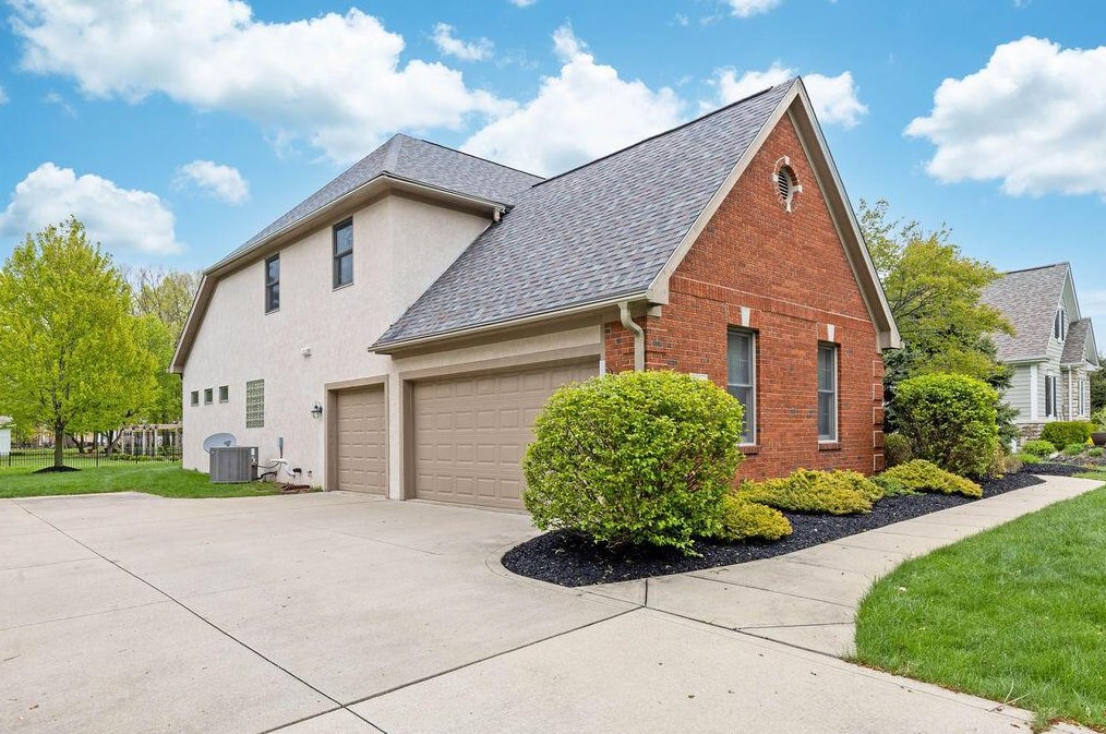 8473 Harvest Wind Dr, Westerville, OH 43082-7207