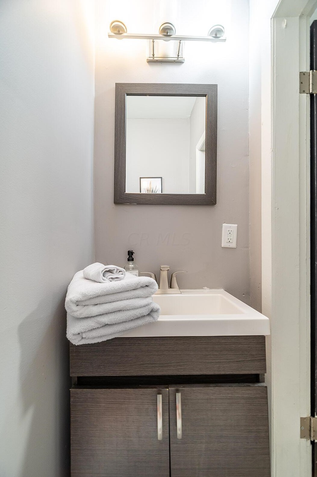 359 Hinman Ave, Columbus OH 43207-1907 exterior