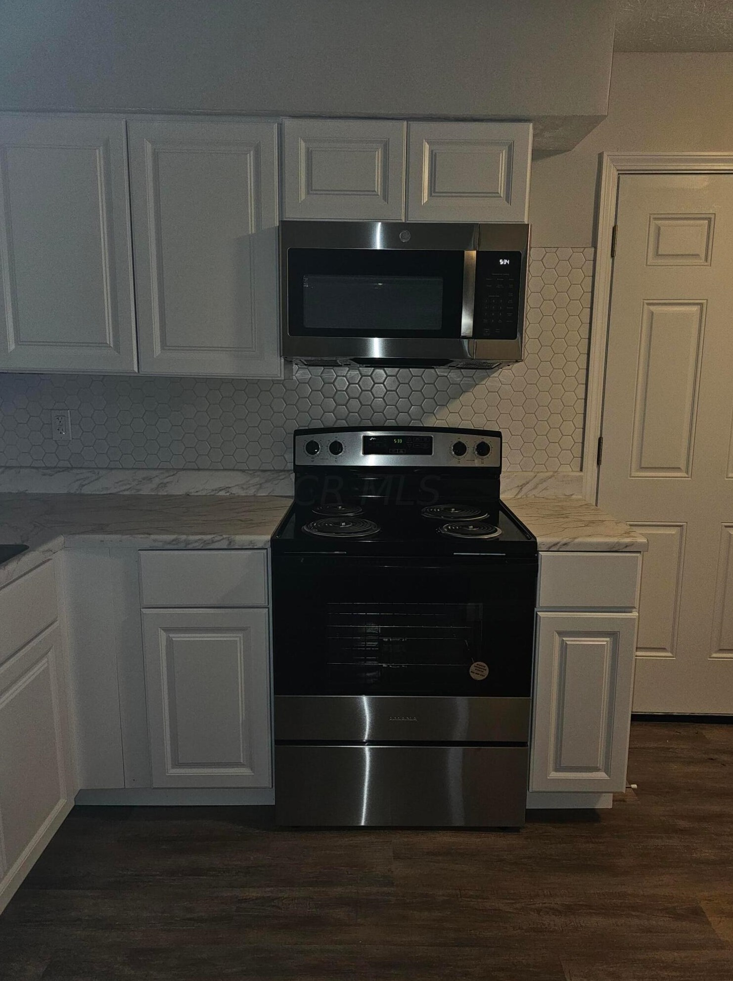 2278 Perkins Ct, Columbus OH 43229-9605 exterior