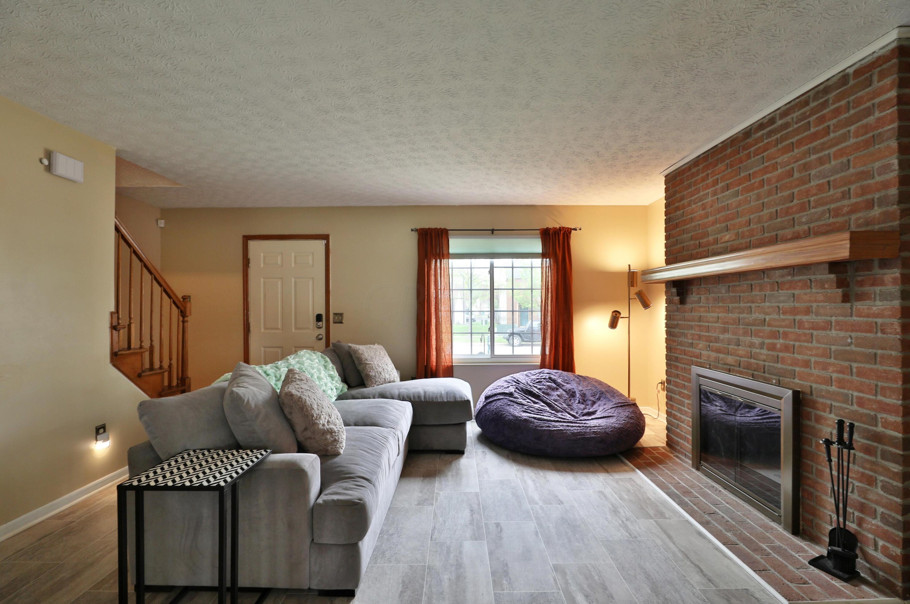 938 Tradewind Dr, Westerville, OH 43081-4715