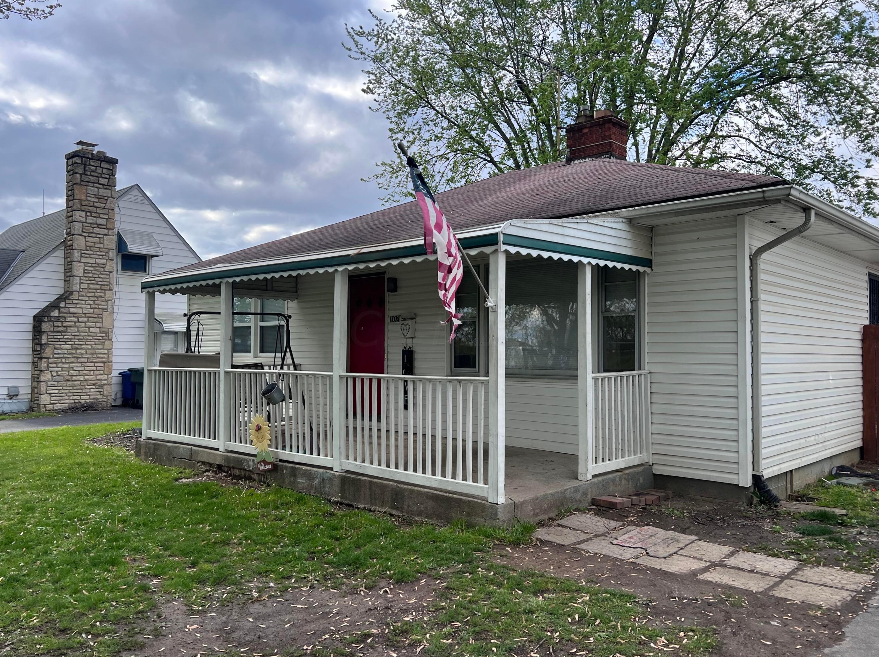 102 Southgate Dr, Columbus, OH 43207-3744