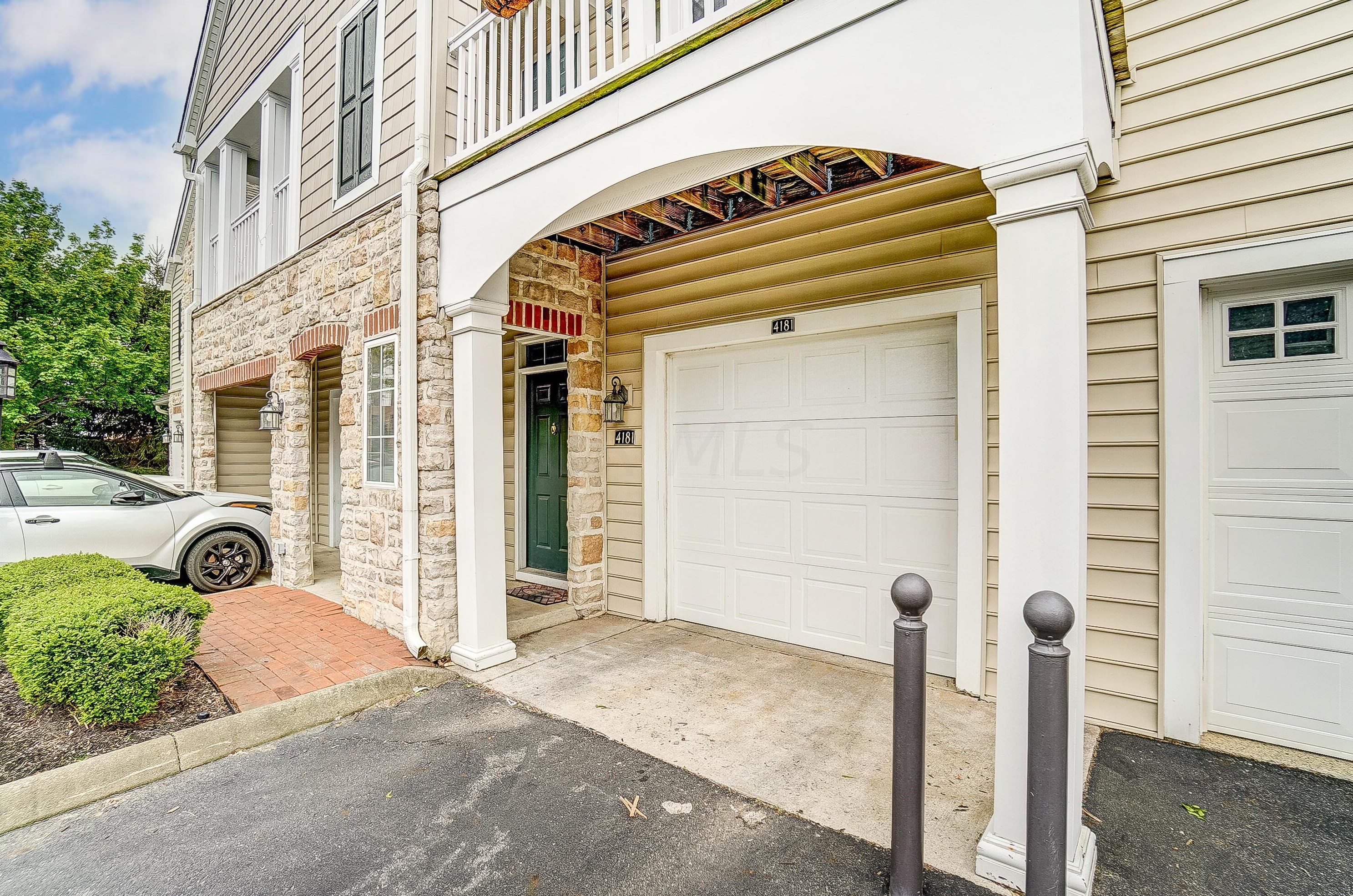 4181 Bradhurst Dr, Dublin, OH 43016-6166