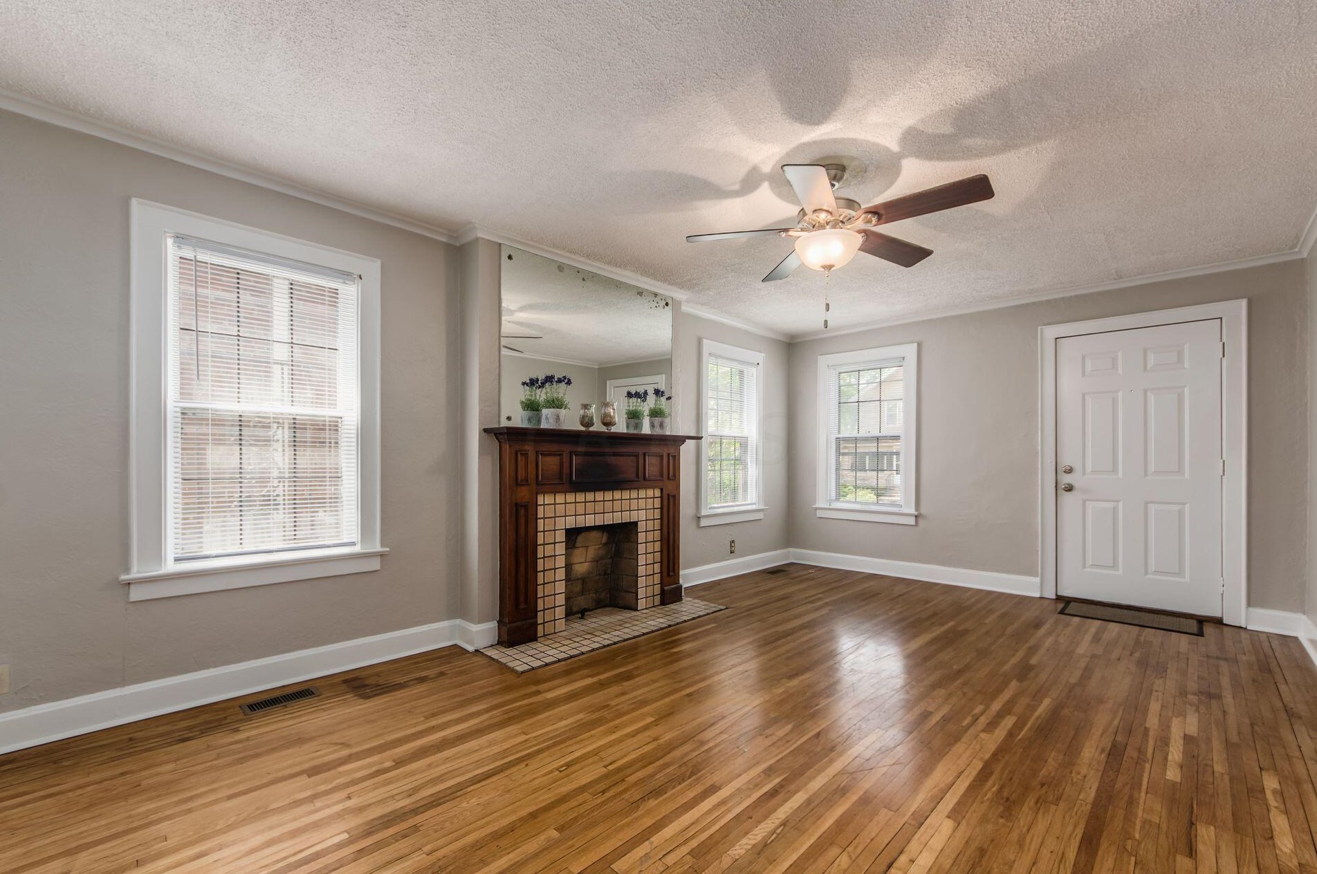 122 Brunson Ave, Columbus, OH 43203-1758