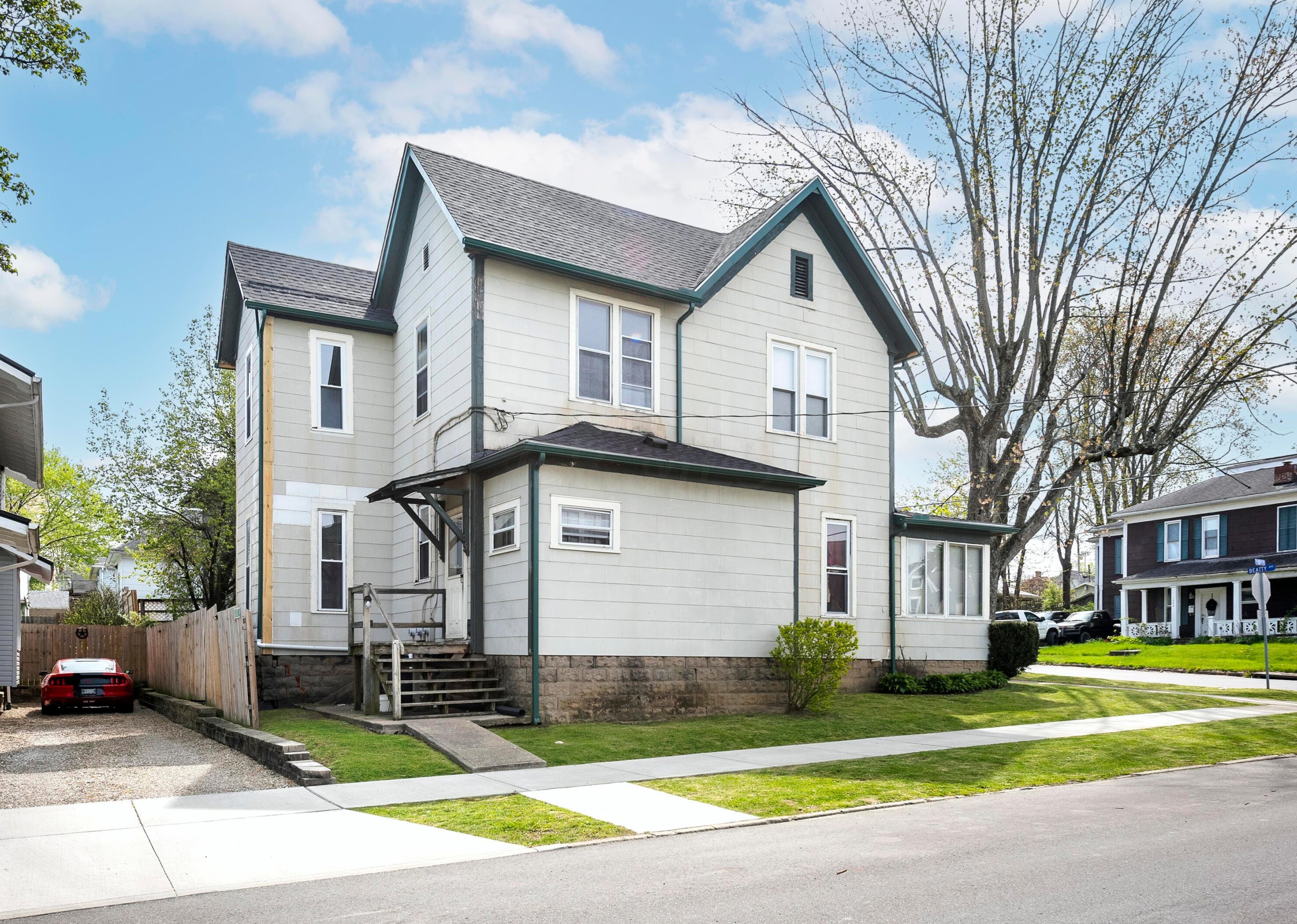 1001 Beatty Ave, Cambridge, OH 43725