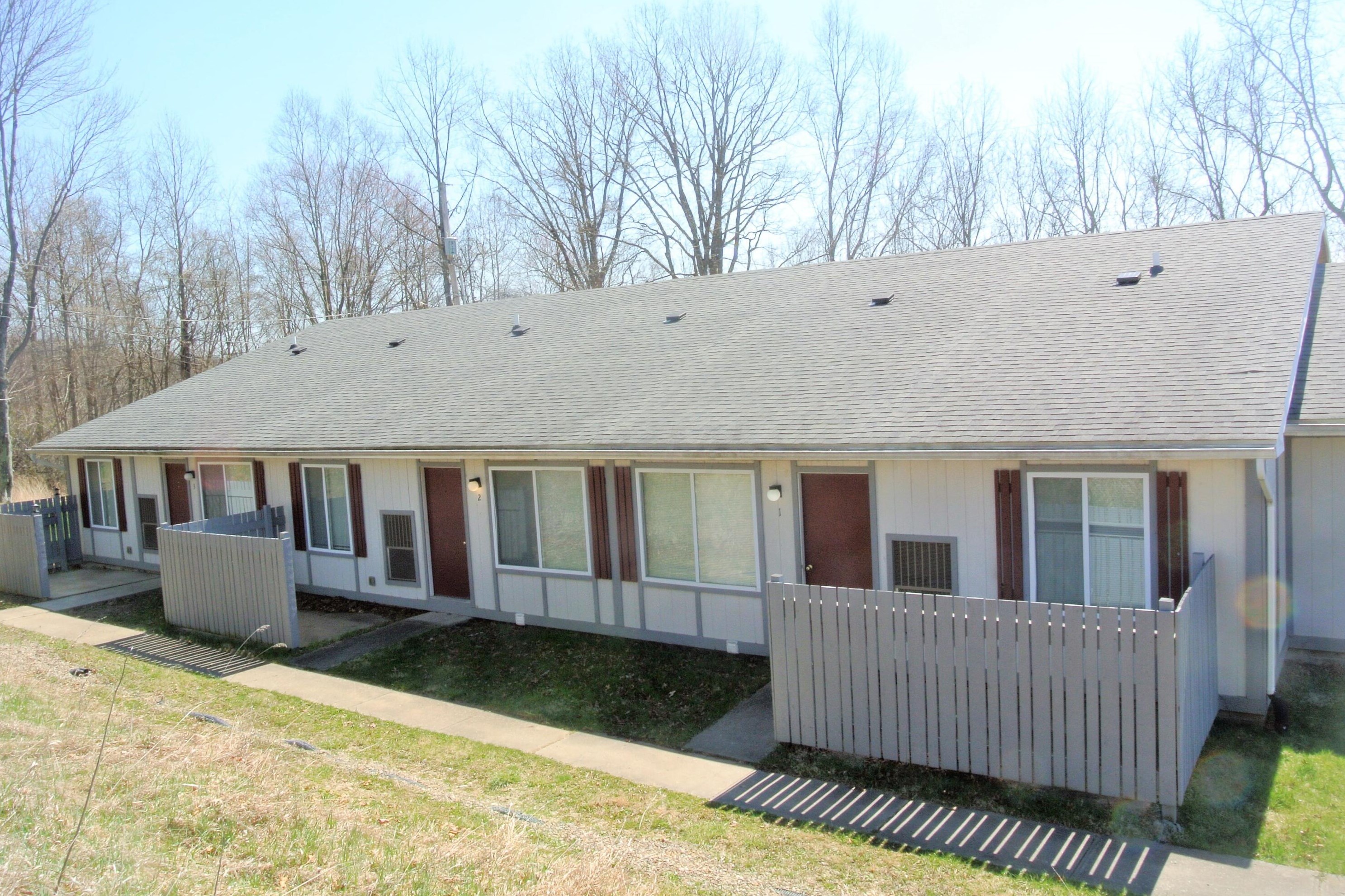 15 Briarcliff Dr, Cambridge, OH 43725