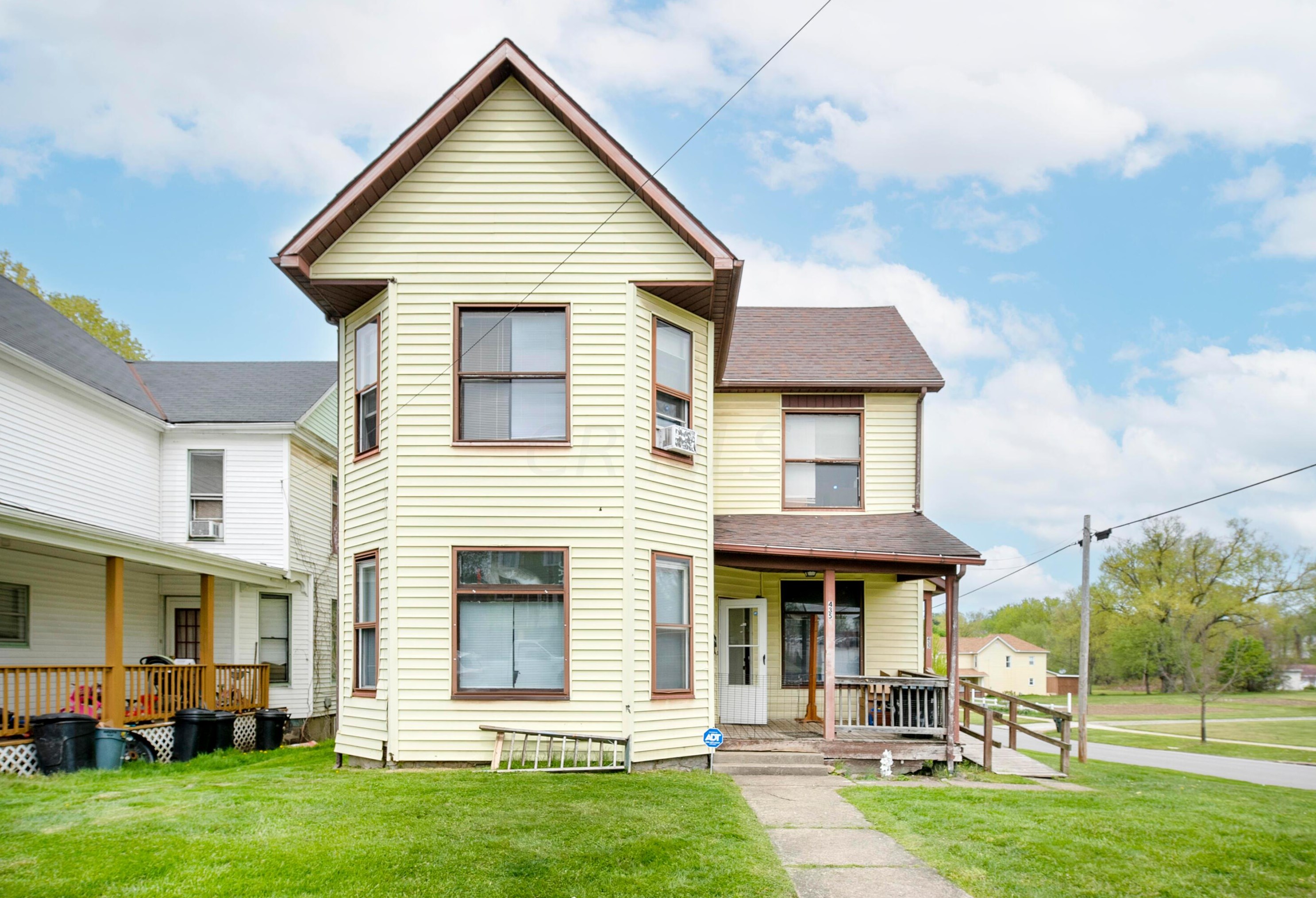 435 Gomber Ave, Cambridge, OH 43725