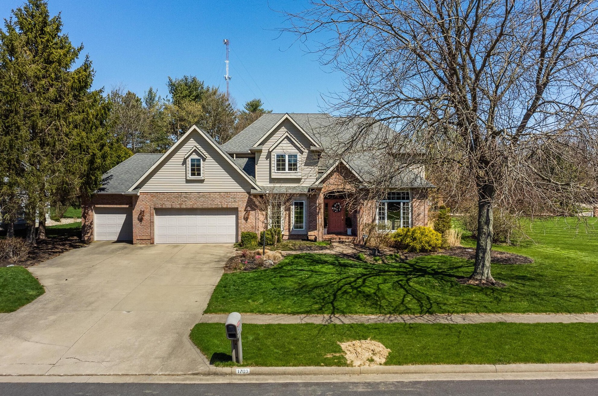 1703 Hidden Oak Trl, Mansfield, OH 44906-3568