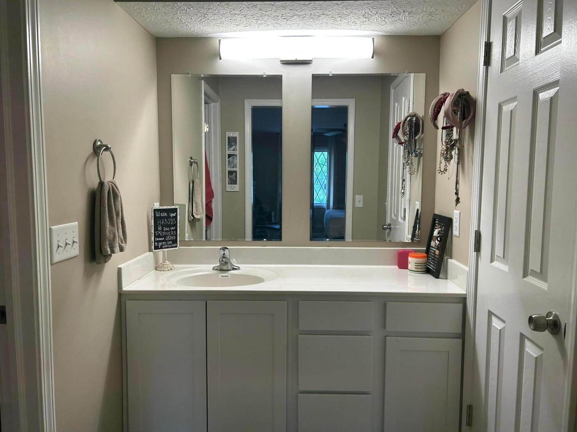 9111 Indian Mound Rd, Pickerington OH  43147-8895 exterior