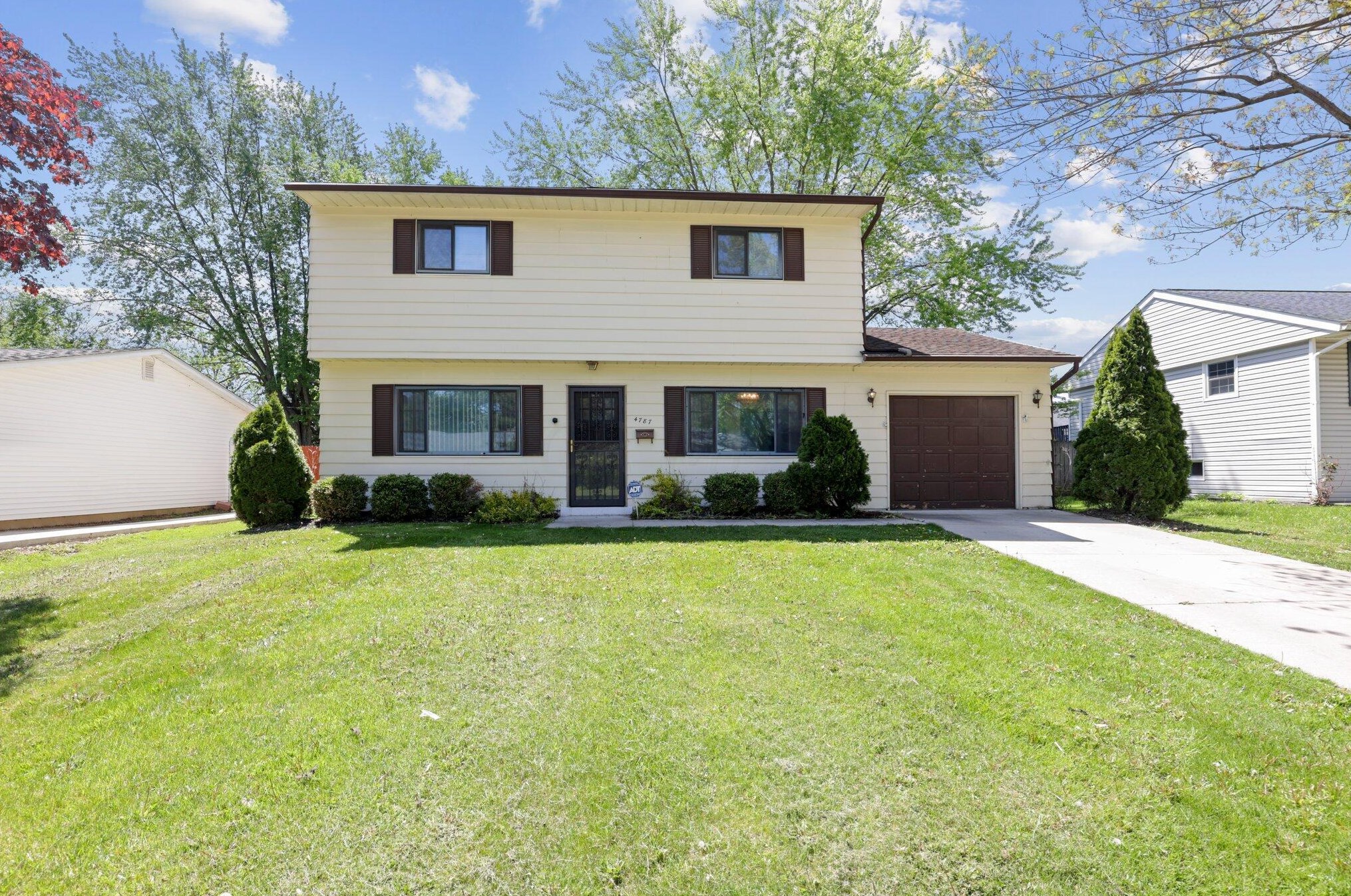4787 Palmetto St, Columbus, OH 43228-1814