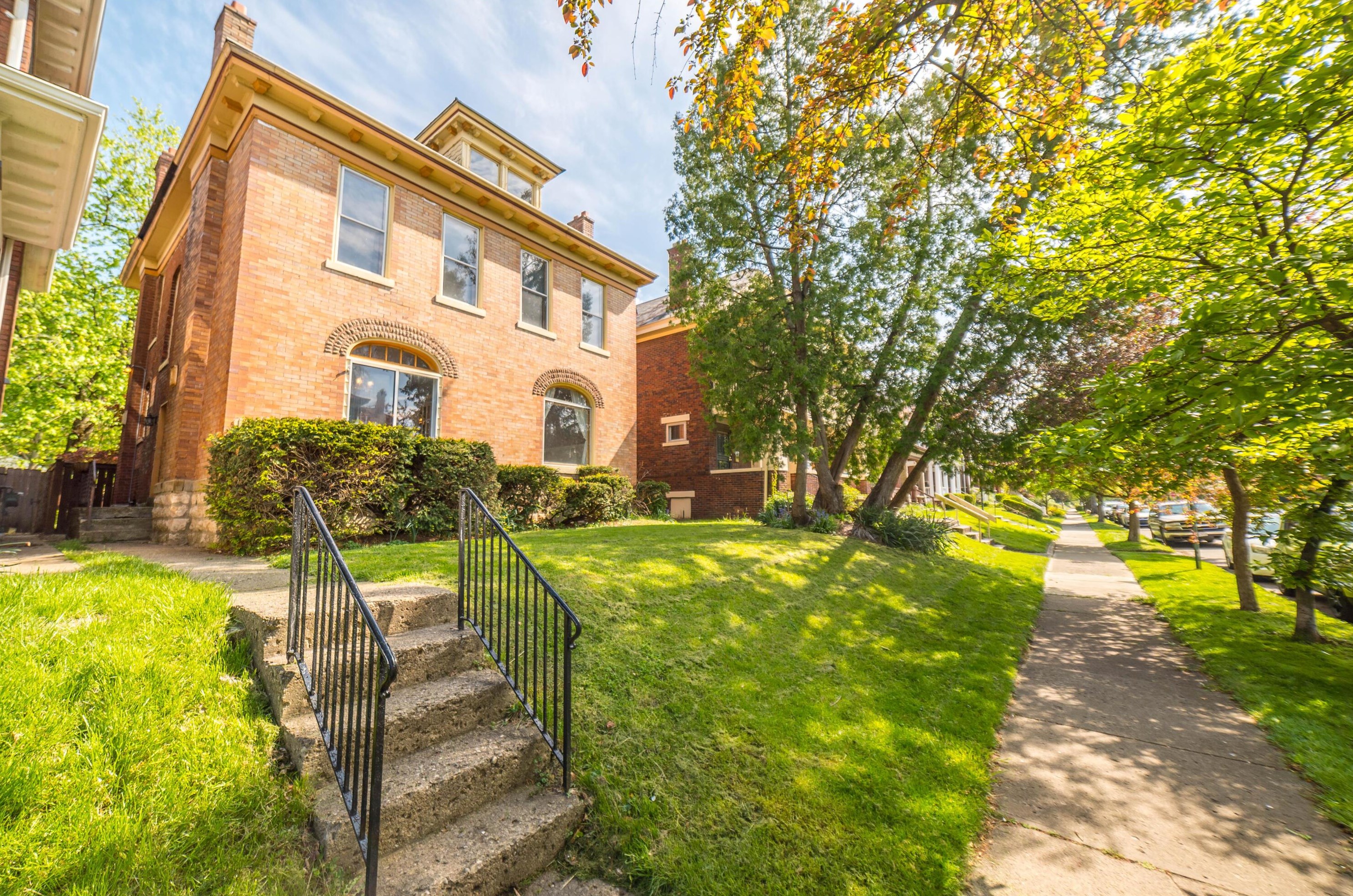 1708 Bryden Rd, Columbus, OH 43205-2231