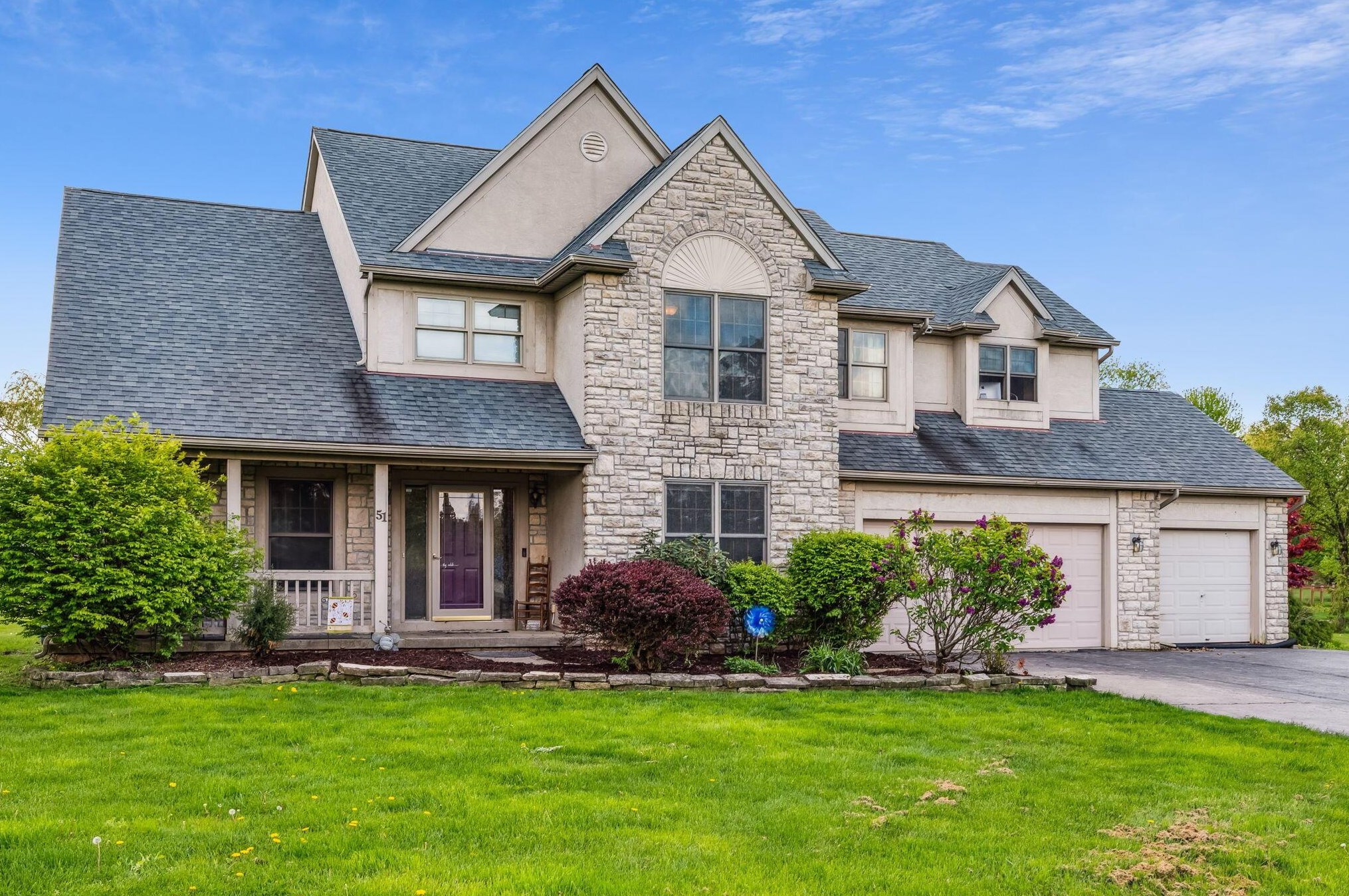 51 Roland Ct, Pataskala, OH 43062