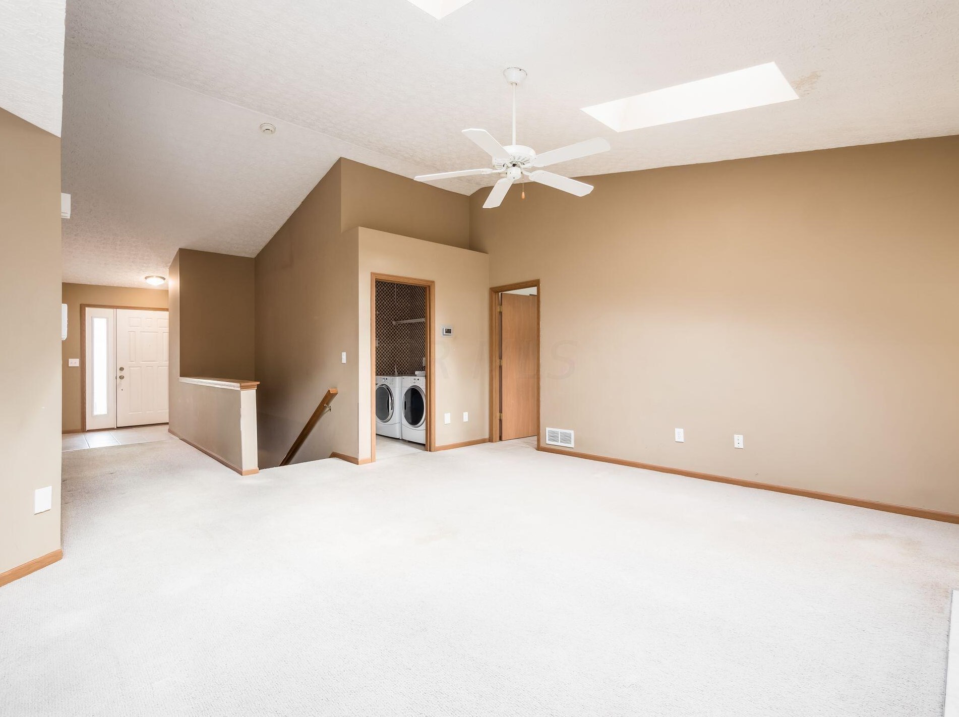 1867 Winding Hollow Dr, Darbydale, OH 43123