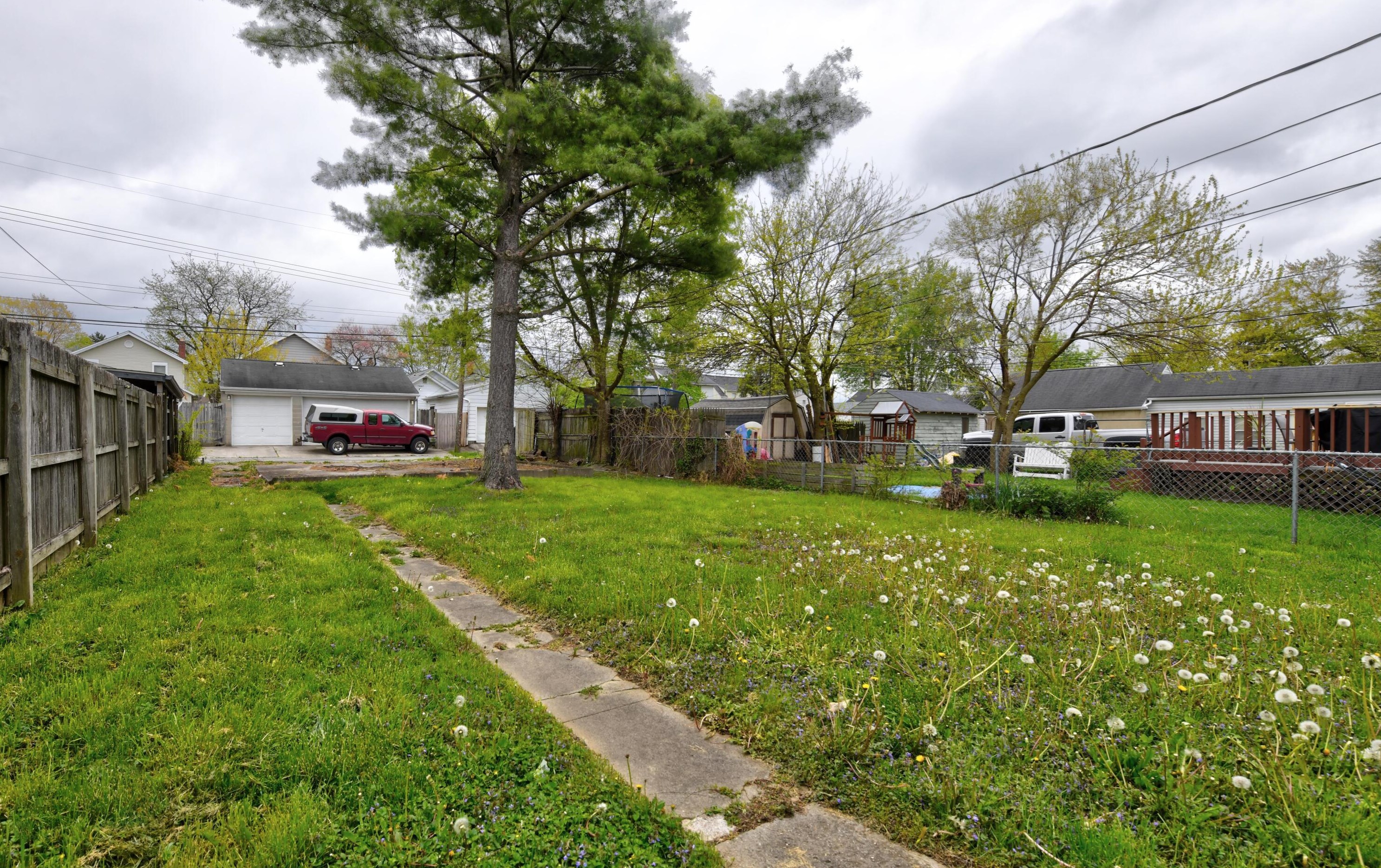 446 Larcomb Ave, Columbus OH 43223-1836 exterior