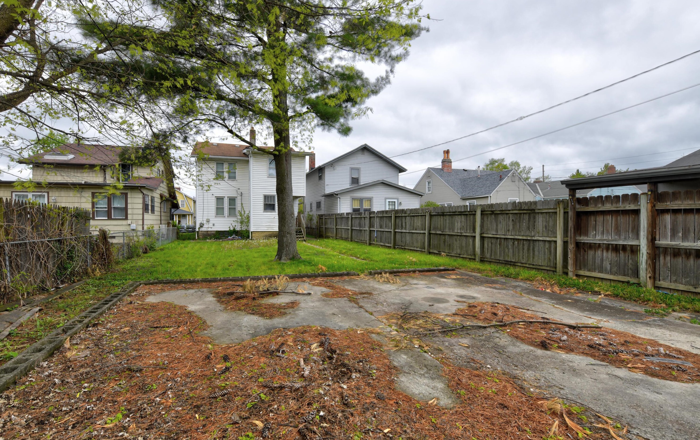 446 Larcomb Ave, Columbus OH 43223-1836 exterior