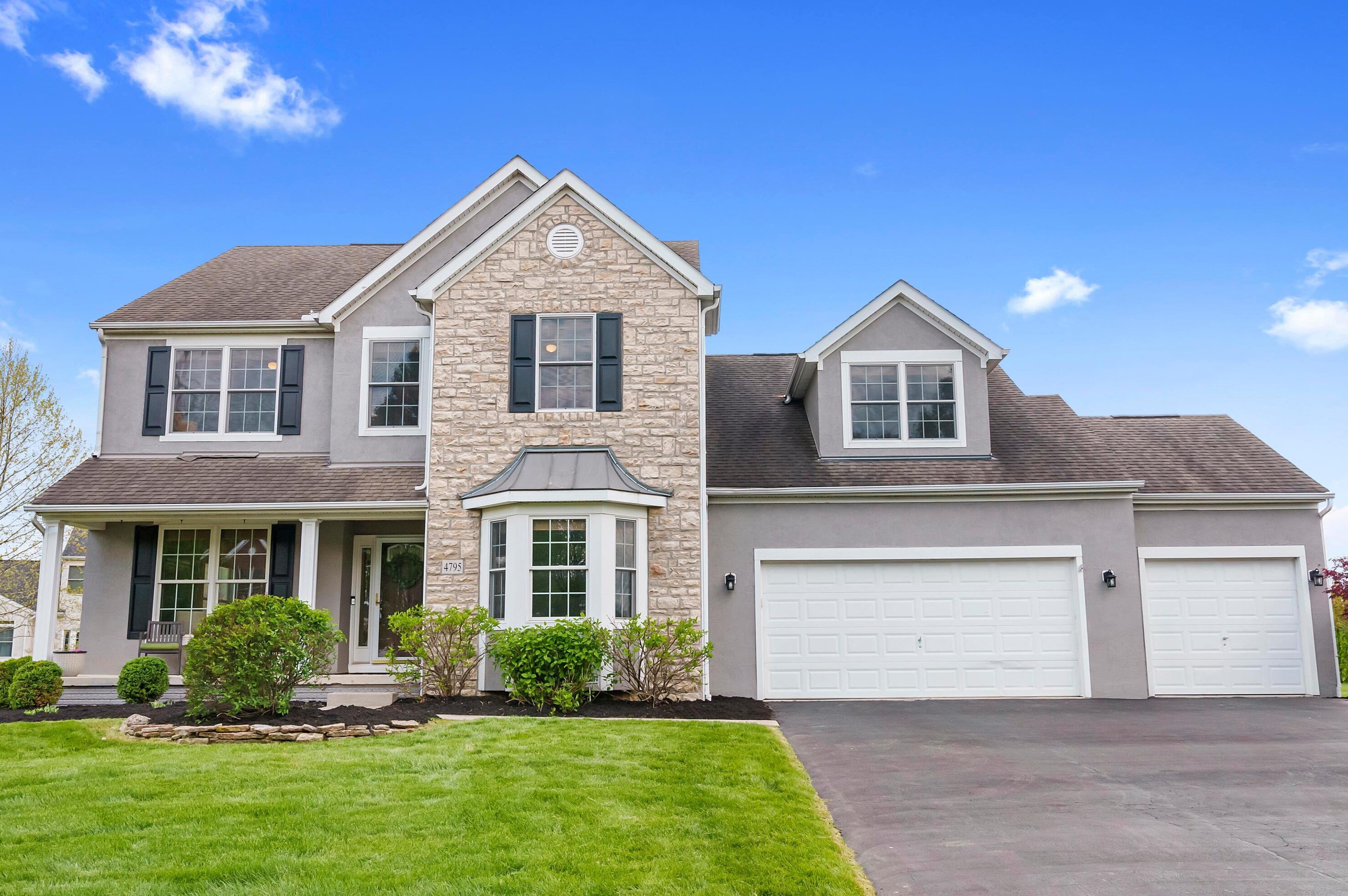 4795 Nadine Park Dr, Hilliard, OH 43026