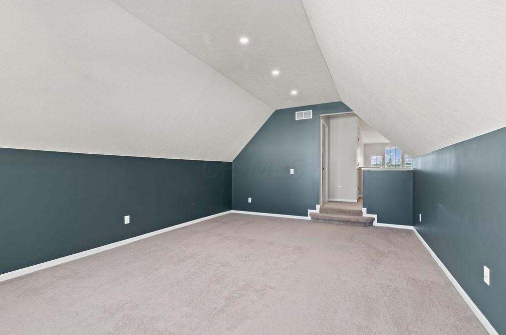 5965 Course Dr, Westerville OH  43081-8071 exterior