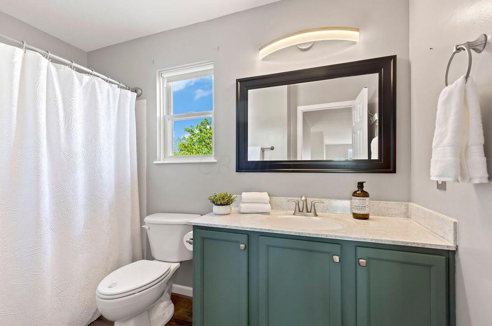 5965 Course Dr, Westerville OH  43081-8071 exterior