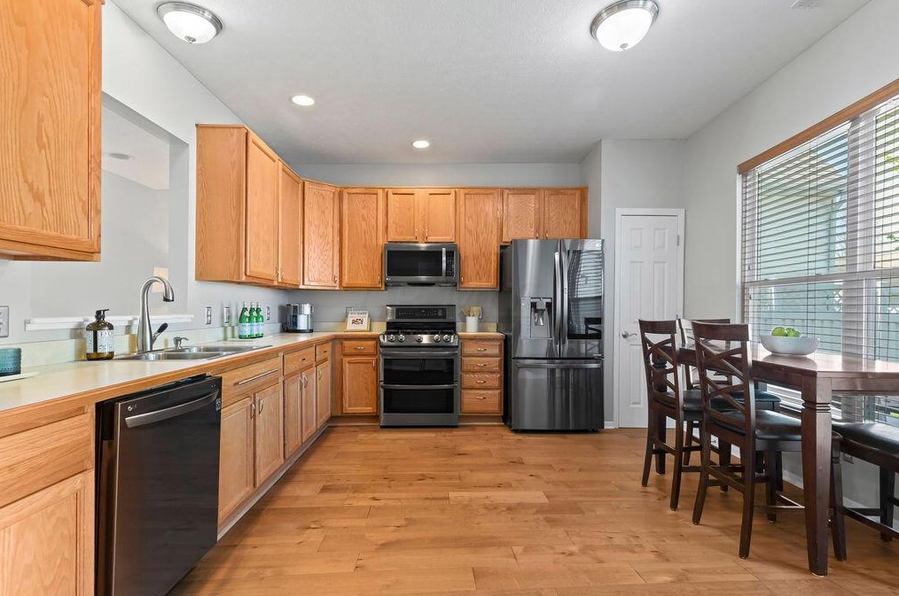 5965 Course Dr, Westerville OH  43081-8071 exterior