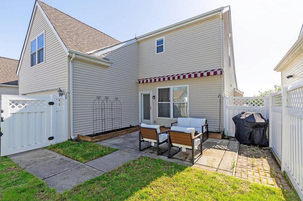 5965 Course Dr, Westerville OH  43081-8071 exterior