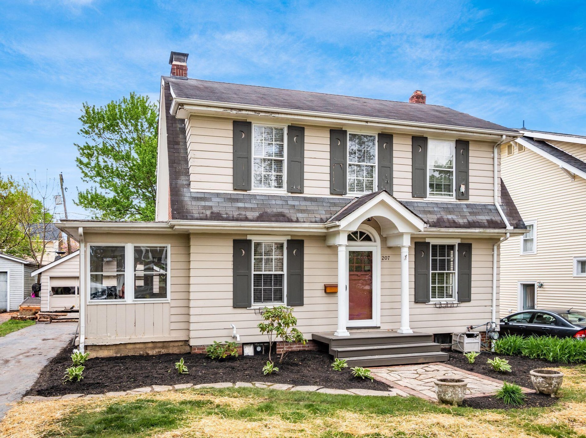 207 Chatham Rd, Columbus, OH 43214-3313