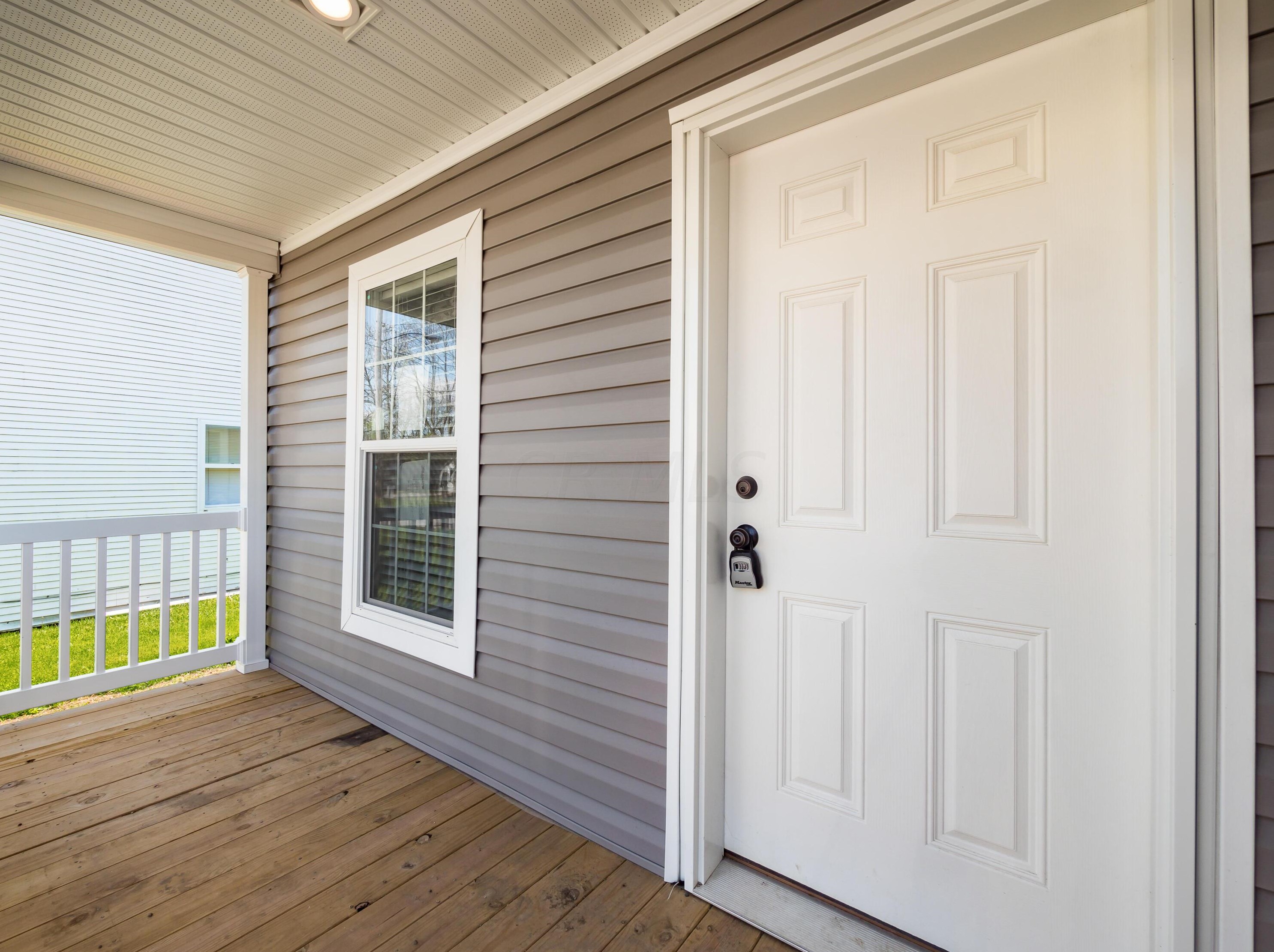 84 Riley Ave, London, OH 43140
