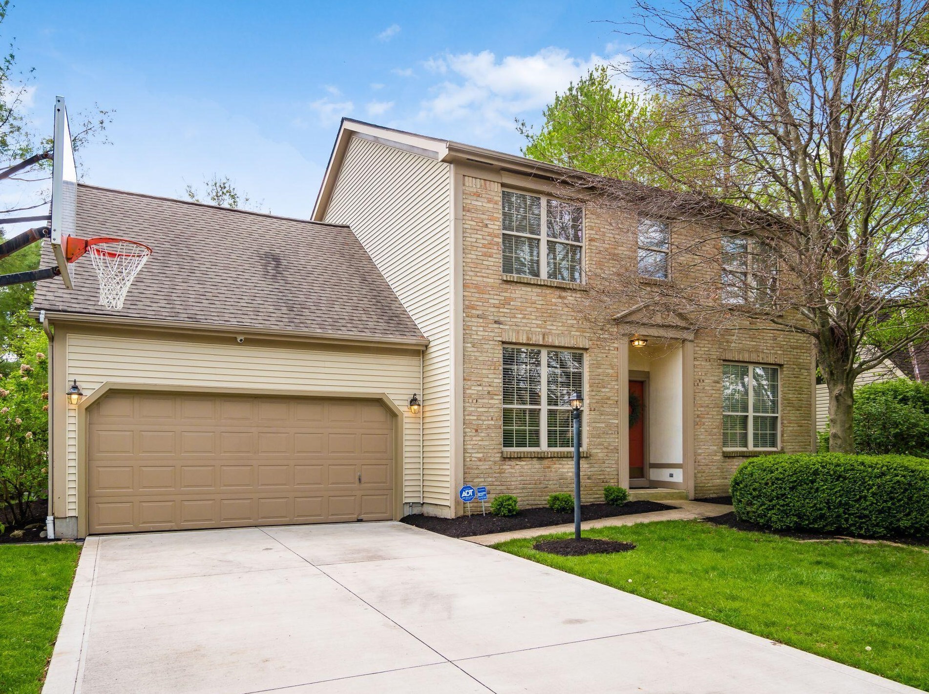 5767 Sells Mill Dr, Dublin, OH 43017-2606