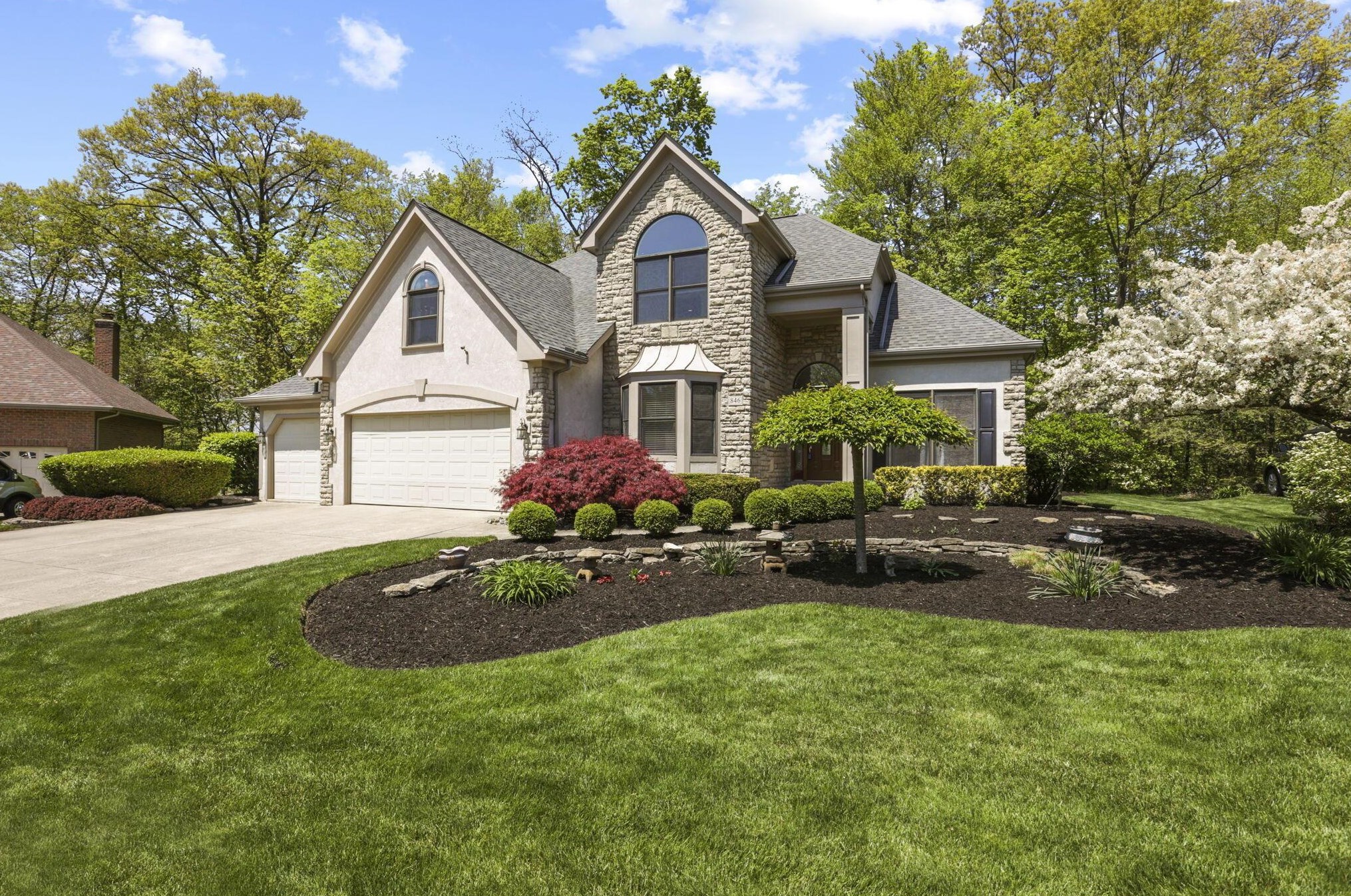 846 Aylesbury Dr, Columbus, OH 43230-3891