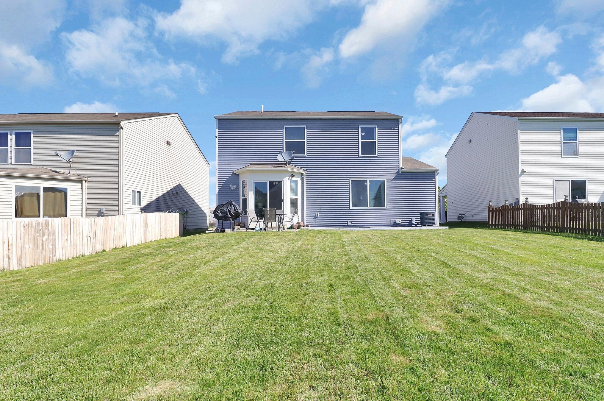 7545 Witch Hazel Dr, Cnl Wnchstr OH  43110-7733 exterior