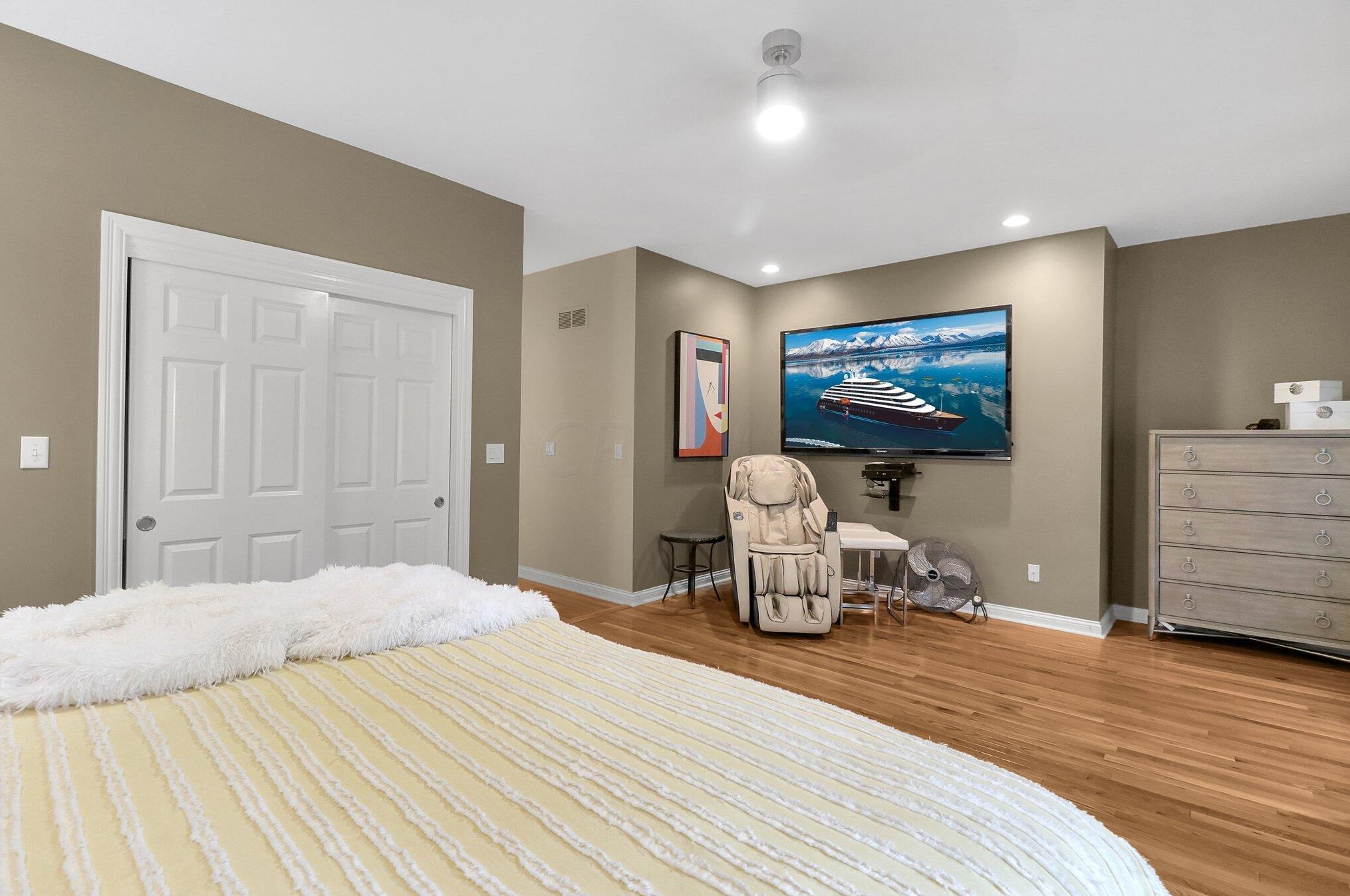 6197 Mcnaughten Grove Ln, Columbus OH  43213-5107 exterior