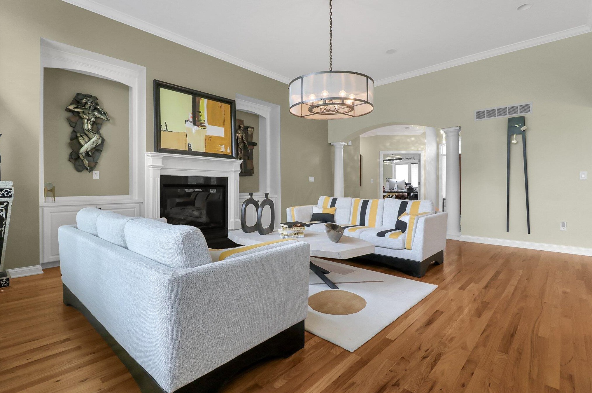 6197 Mcnaughten Grove Ln, Columbus OH  43213-5107 exterior